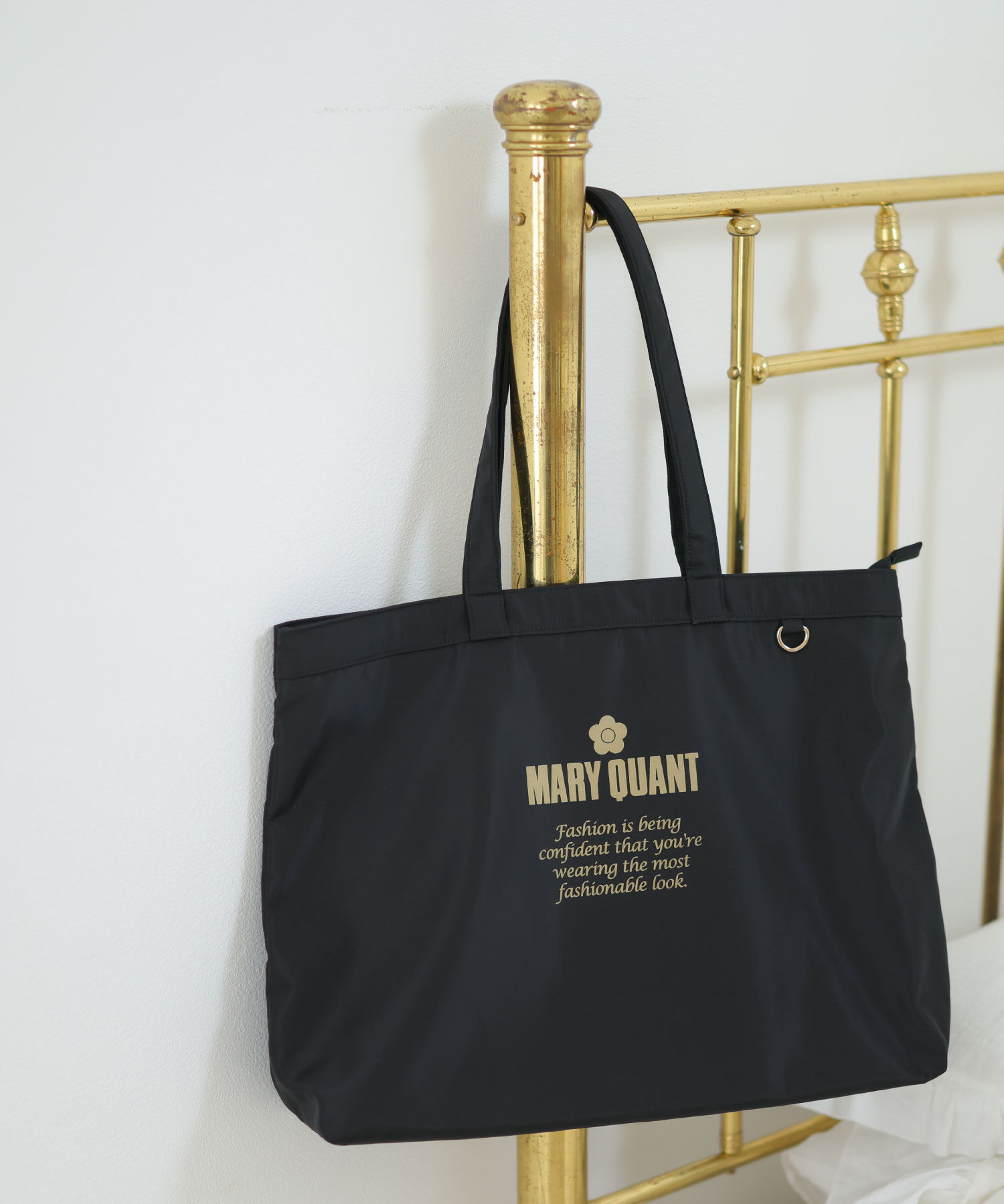 MARY QUANT「ゴールドロゴプリント舟型 トート」|トートバッグ|