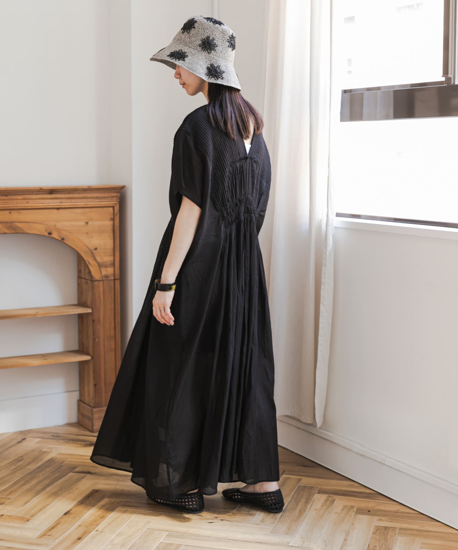 URBAN RESEARCH DOORS「ピンタックギャザーワンピース」|ワンピース|