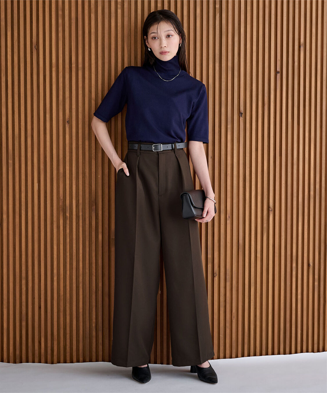 ur's「センタープレスタックワイドパンツ」|スラックス|