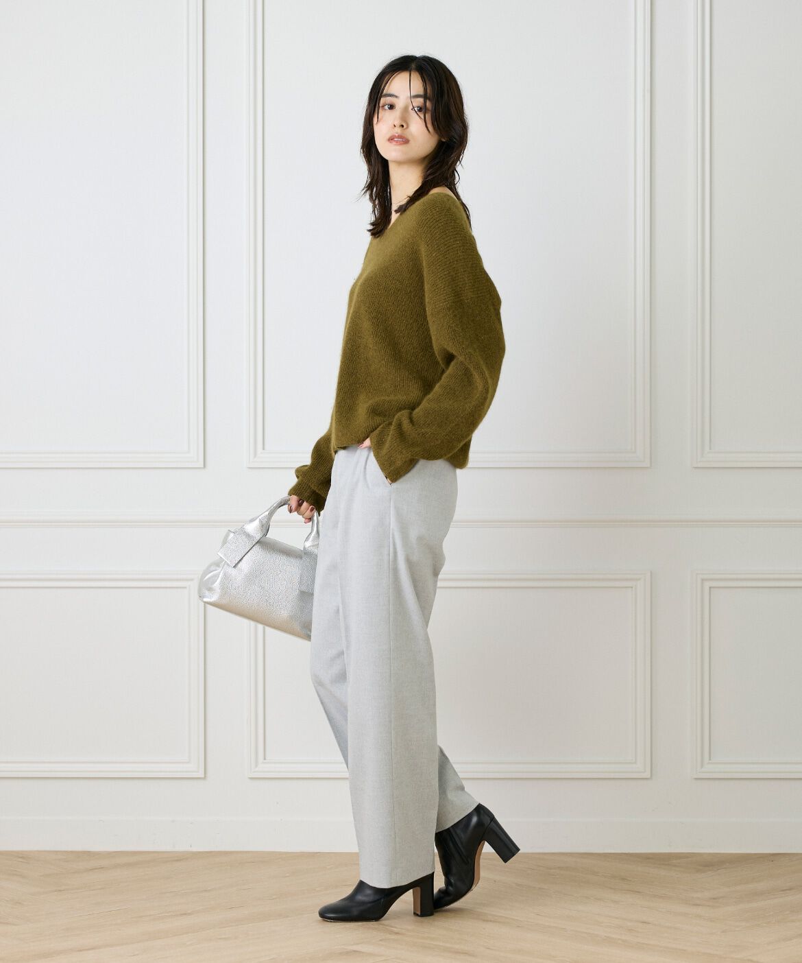 Le Souk「《大きいサイズ》スパンコールVネックニットプルオーバー」|ニット・セーター|