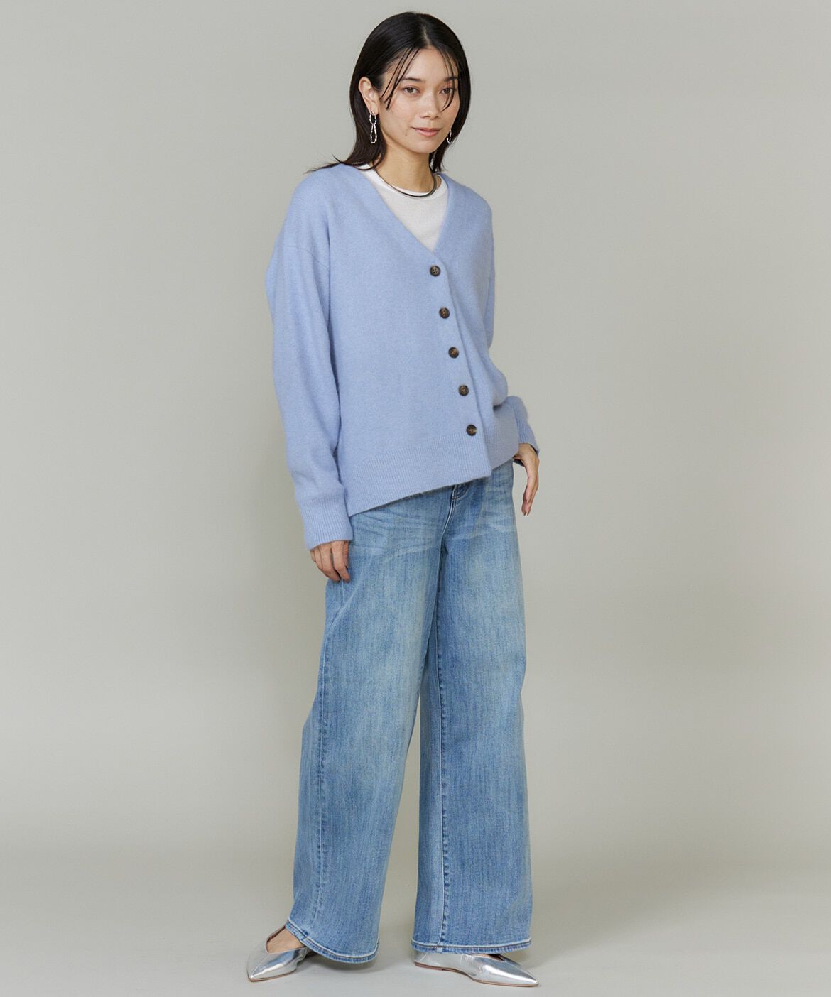 INED「《大きいサイズ》チャイニーズラクーンVネックカーディガン」|カーディガン|