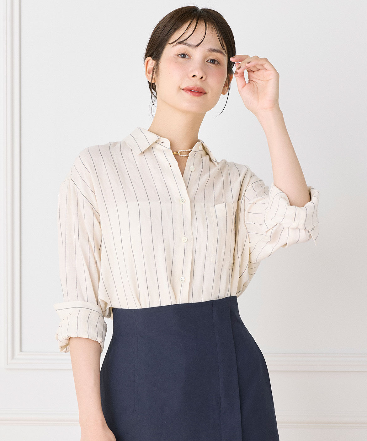INED「ﾘﾈﾝﾚｷﾞｭﾗｰｶﾗｰｼｬﾂ|涼しく気品を纏う､大人の艶感ﾌﾞﾗｳ」|シャツ・ブラウス|ストライプ1