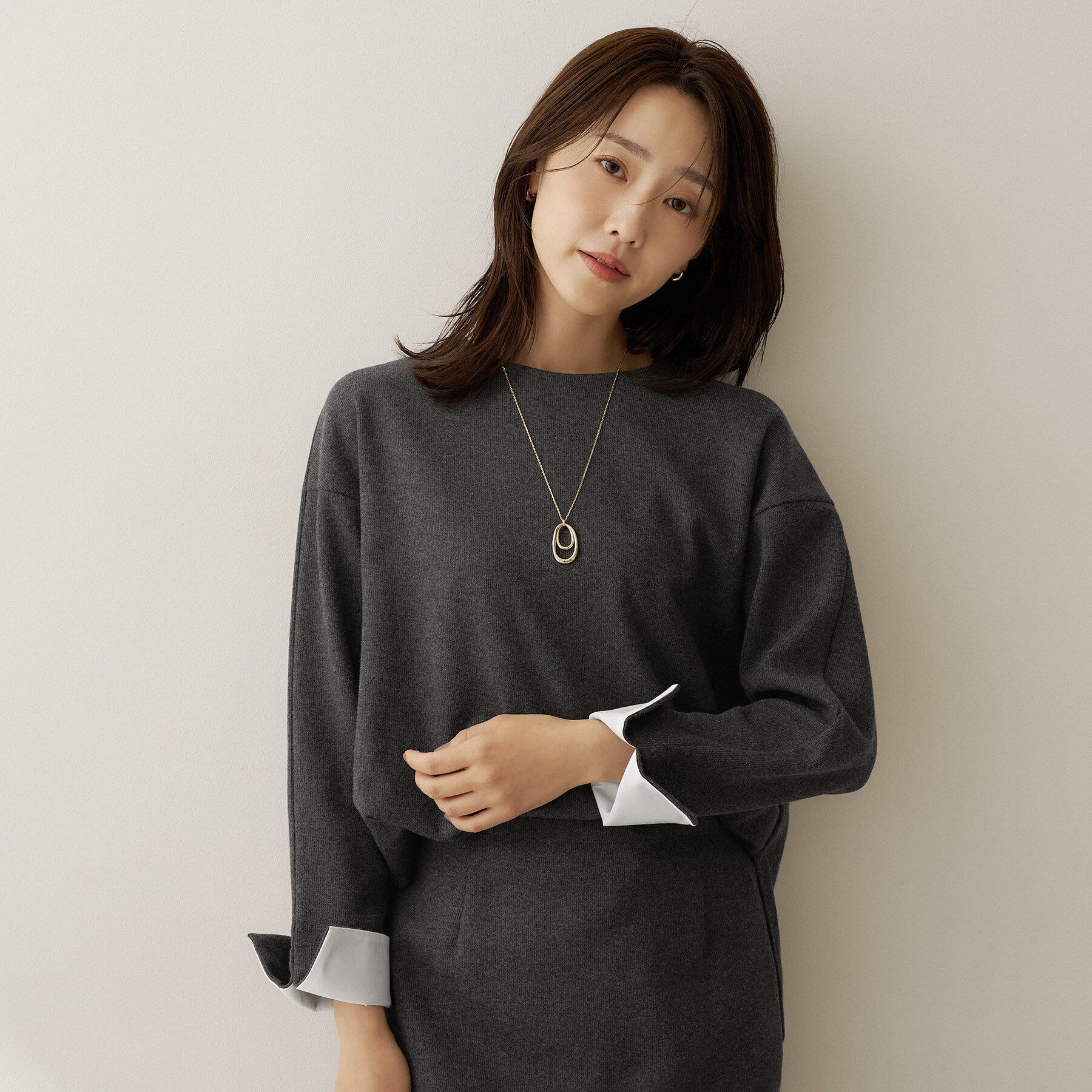 UNTITLED「【セットアップ可/スウェットライク】袖口シャツドッキングプルオーバー」|Tシャツ・カットソー|チャコールグレー(0