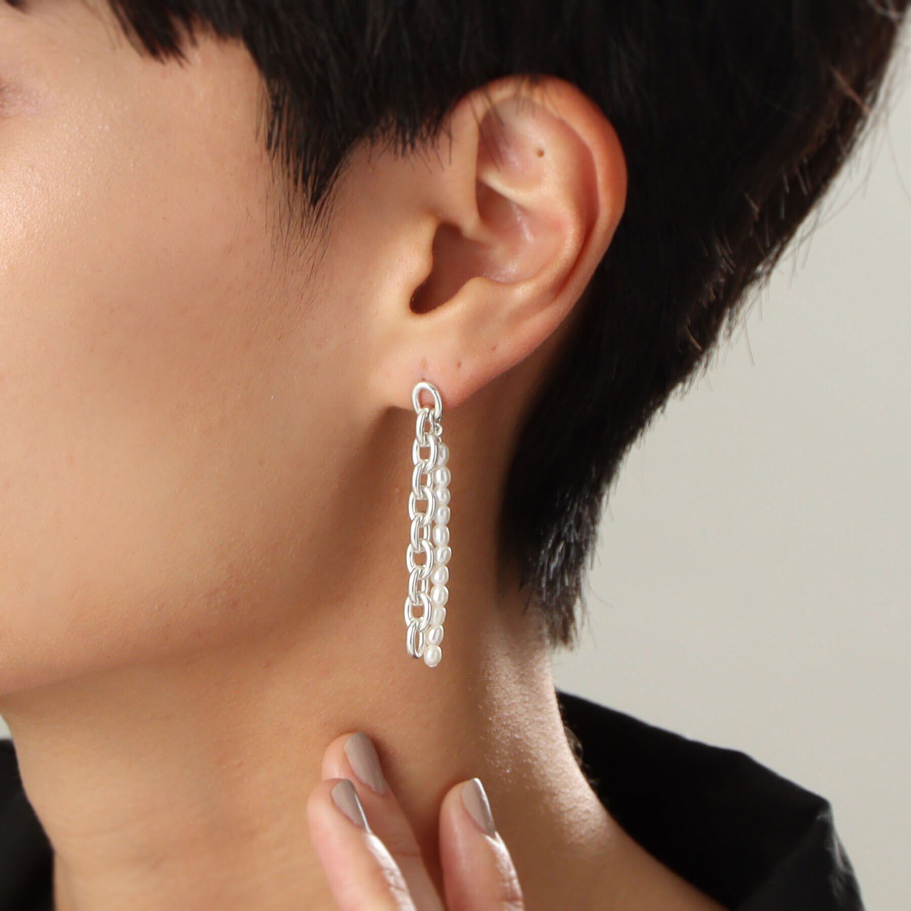 COCOSHNIK ONKITSCH「シルバー バロックパール チェーンコンビネーション スタッドピアス」|ピアス|