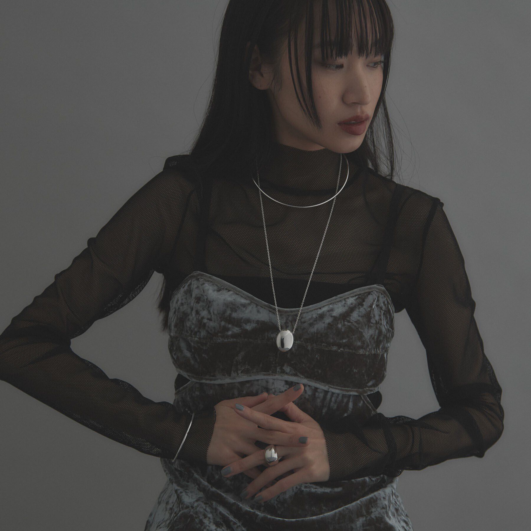COCOSHNIK ONKITSCH「シルバー ホロウフレキシブル バングル」|ブレスレット・バングル|