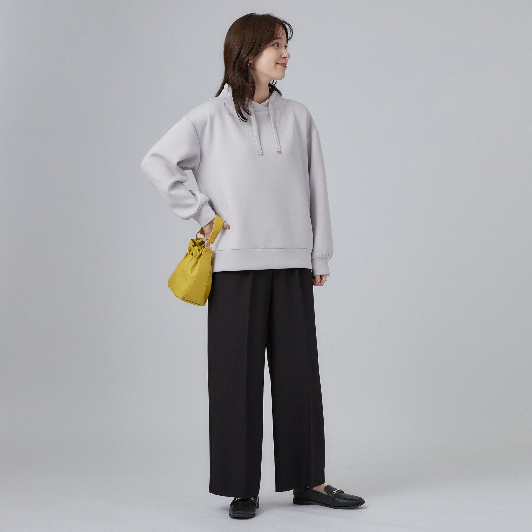 SHOO･LA･RUE「【S-LL/体型カバー】もちさらなめらかタッチ 抜き襟風トップス」|Tシャツ・カットソー|