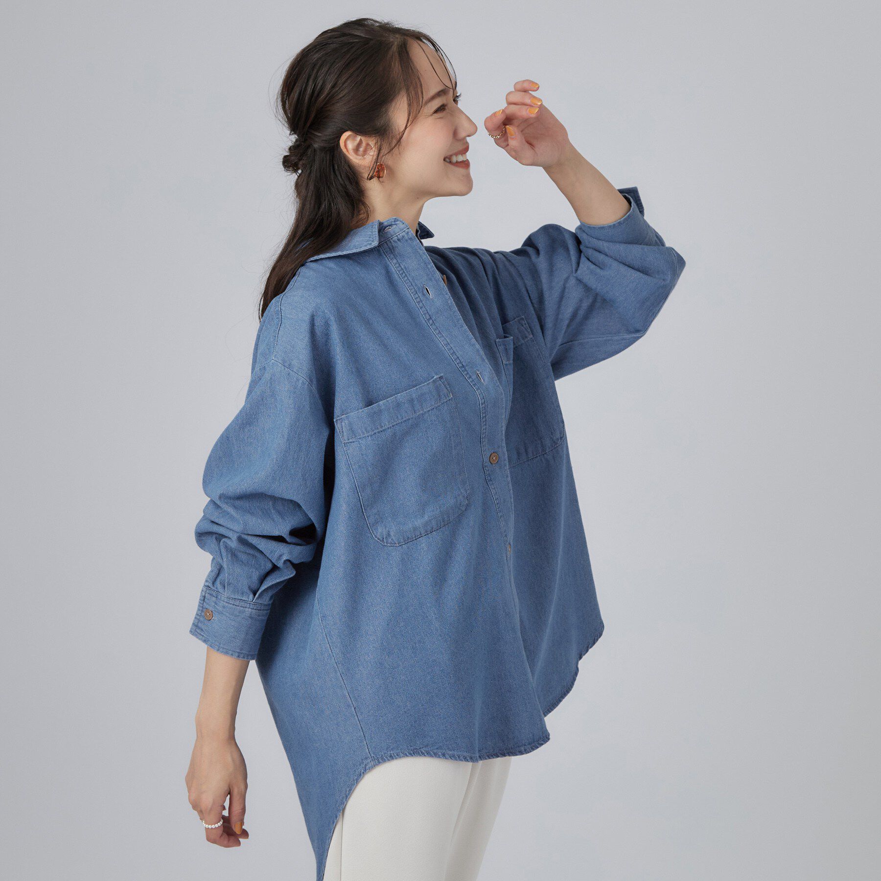 SHOO･LA･RUE「ライトオンスデニム ダブルポケット オーバーサイズシャツ」|シャツ・ブラウス|