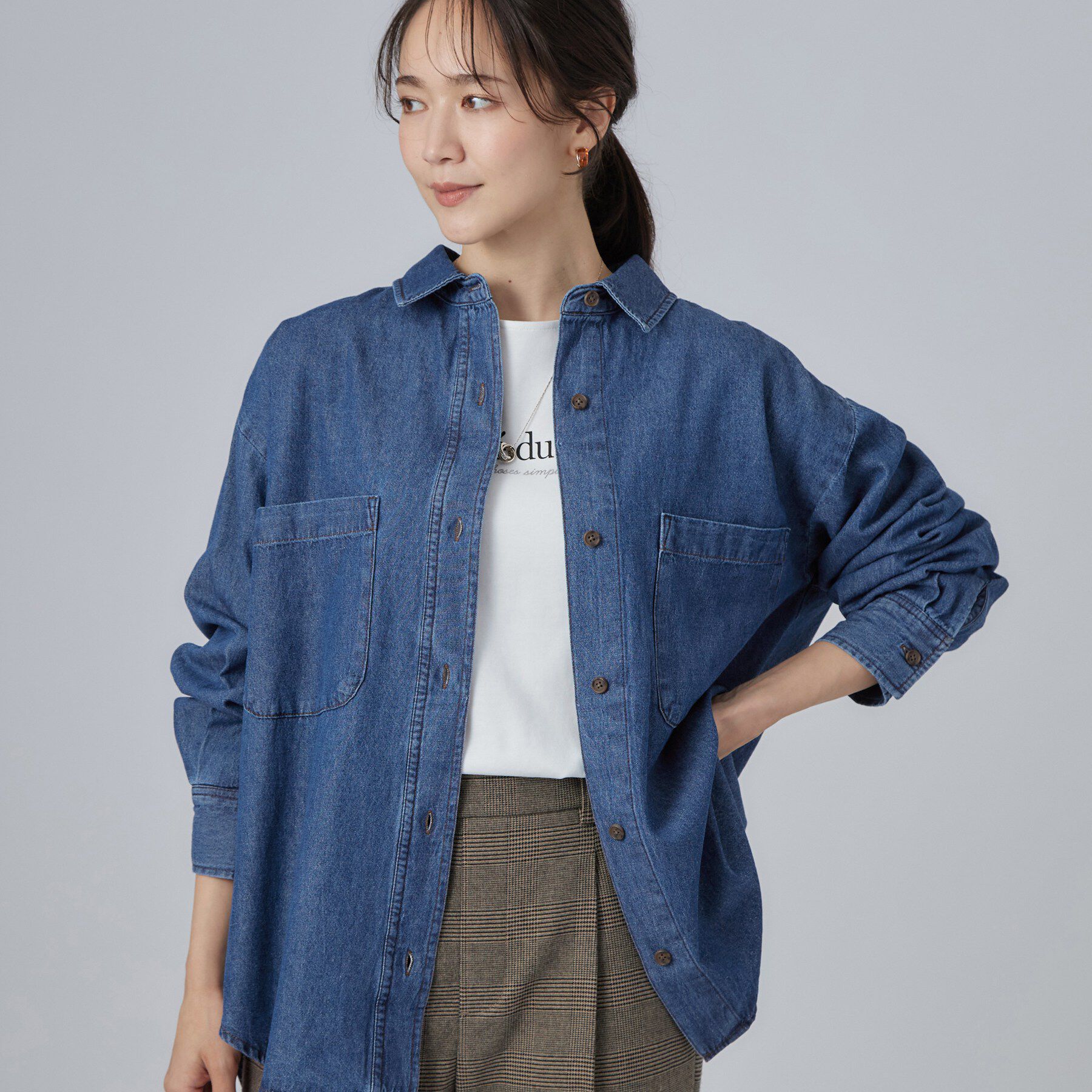 SHOO･LA･RUE「ライトオンスデニム ダブルポケット オーバーサイズシャツ」|シャツ・ブラウス|ブルー(093)