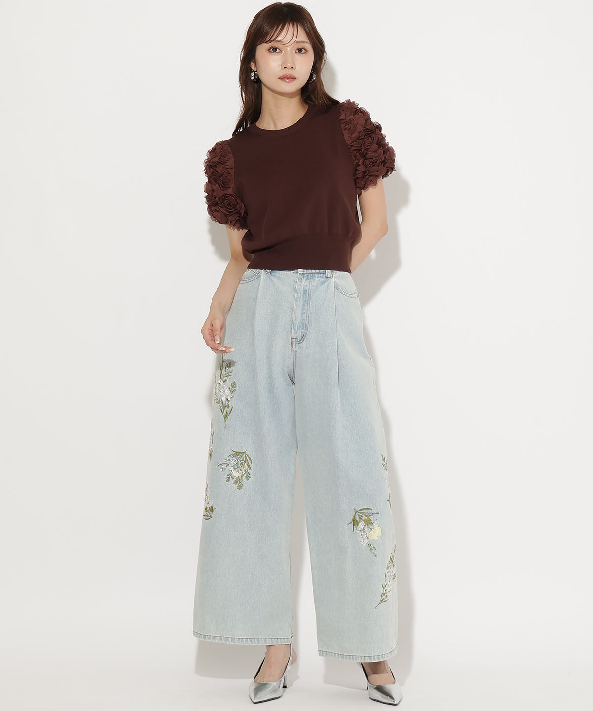 アンドクチュール「ビジュー付き刺繍デニムパンツ」|デニム|