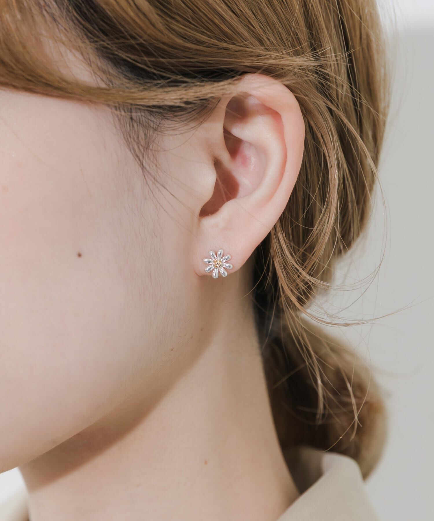 SMELLY「ミニフラワーピアス」|ピアス|
