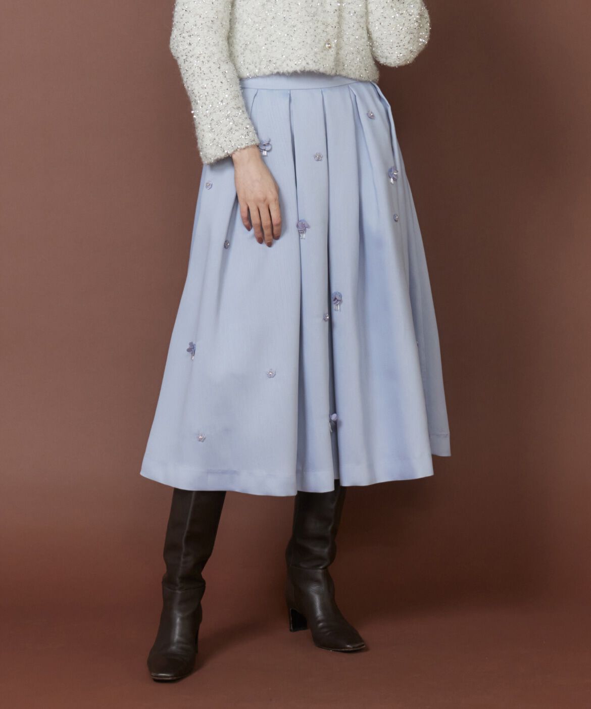 Maglie le cassetto「ﾋﾞｼﾞｭｰﾀｯｸｽｶｰﾄ|贅沢ﾀｯｸとたっぷり蹴回しが魅せる美ｼﾙ」|フレア|