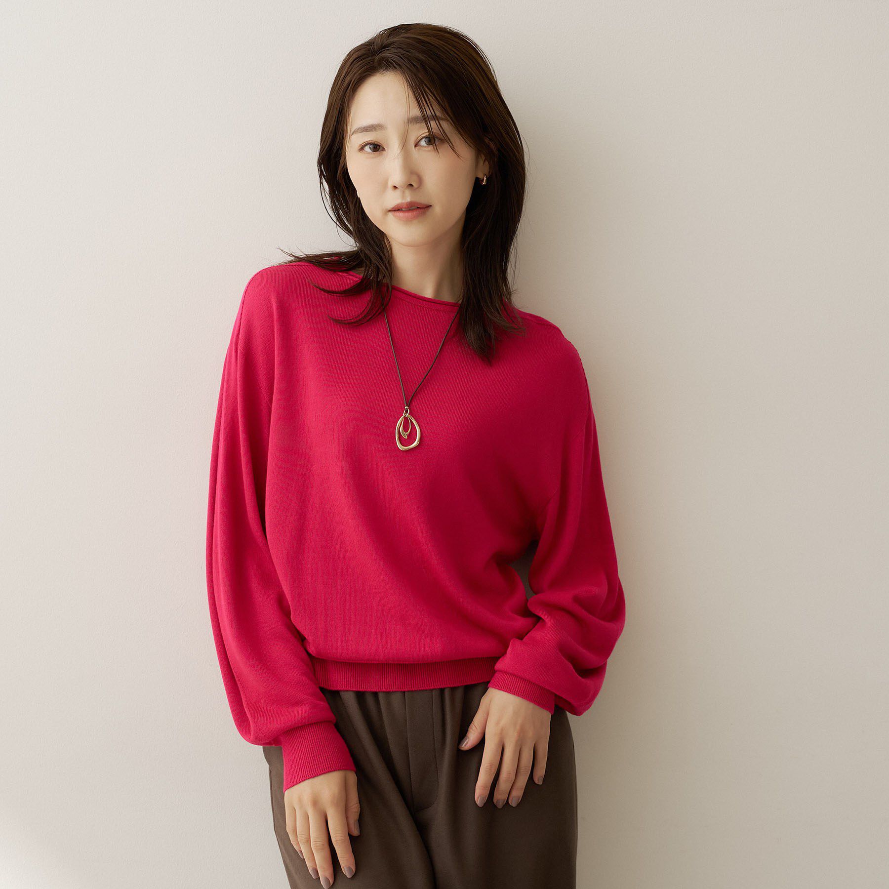 UNTITLED「【大人の抜け感/8色展開】ボリュームスリーブニットプルオーバー」|ニット・セーター|