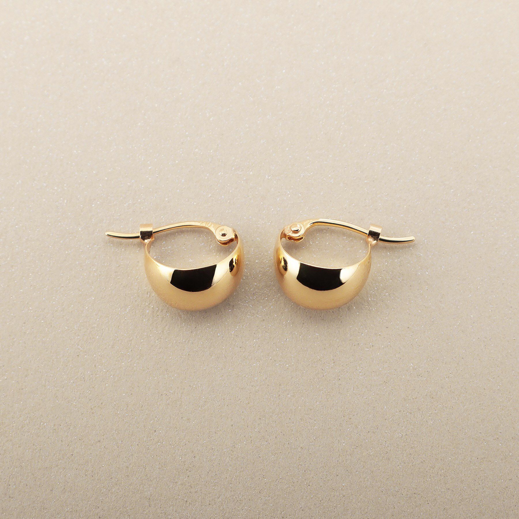 COCOSHNIK「K10月甲 フープピアス 小」|ピアス|