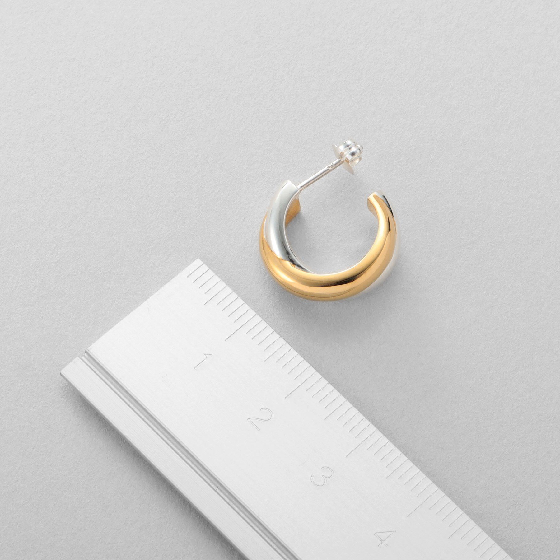 COCOSHNIK ONKITSCH「シルバー コンビカラー スモールフープ ダブルプランプピアス」|ピアス|