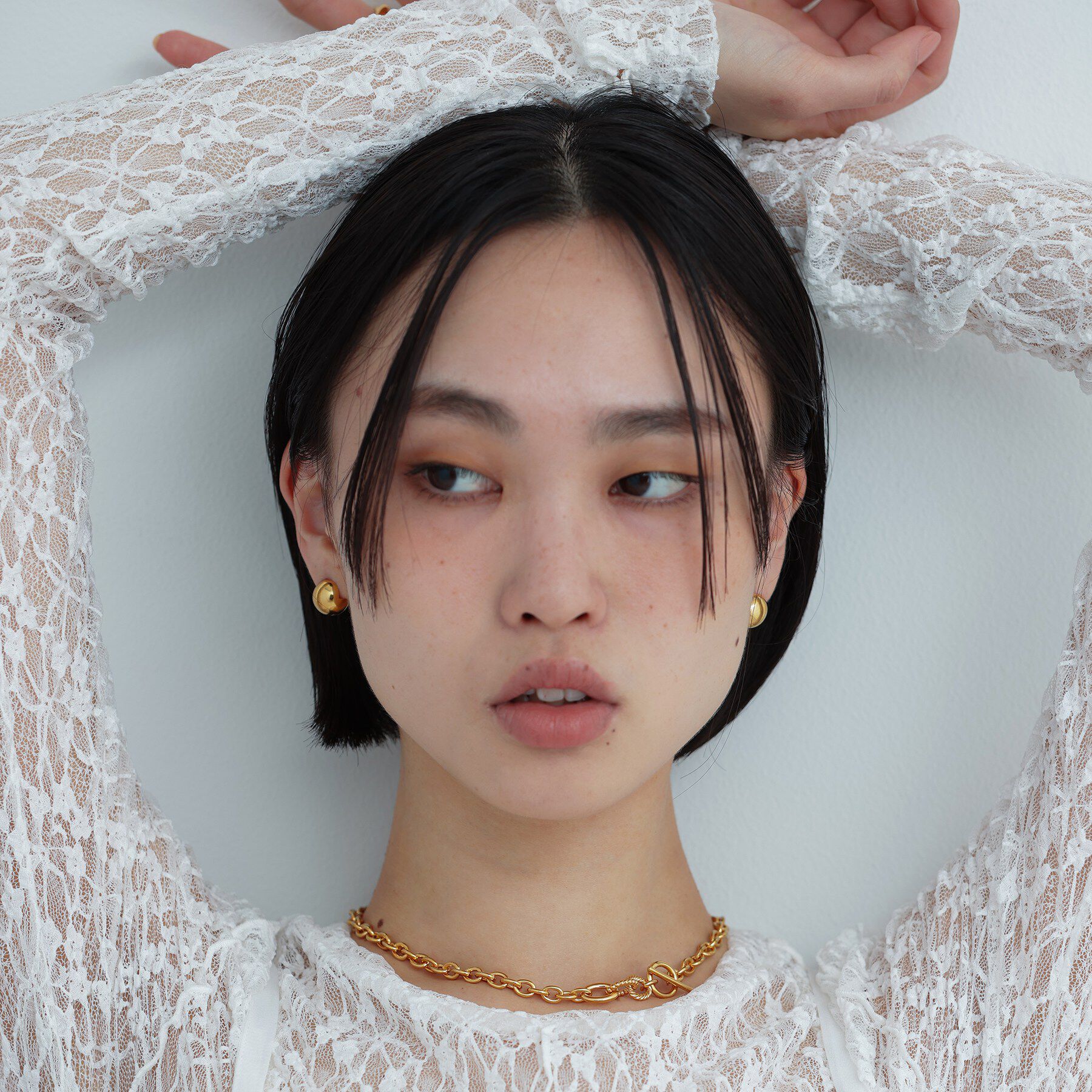 COCOSHNIK ONKITSCH「シルバー コンビカラー ハギーピアス ボールS」|ピアス|