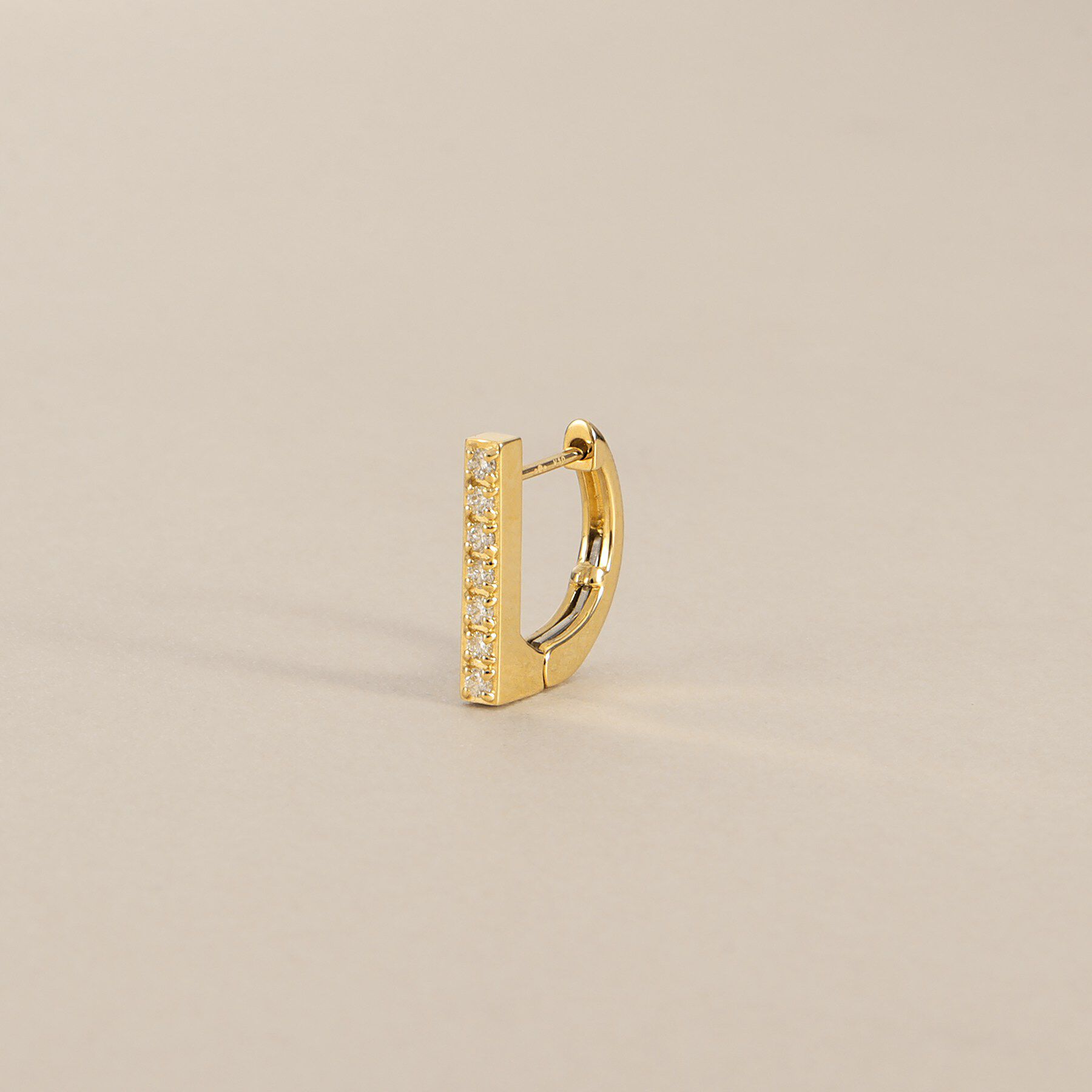 COCOSHNIK「K18ダイヤモンド 平打ち ワンタッチピアス」|ピアス|