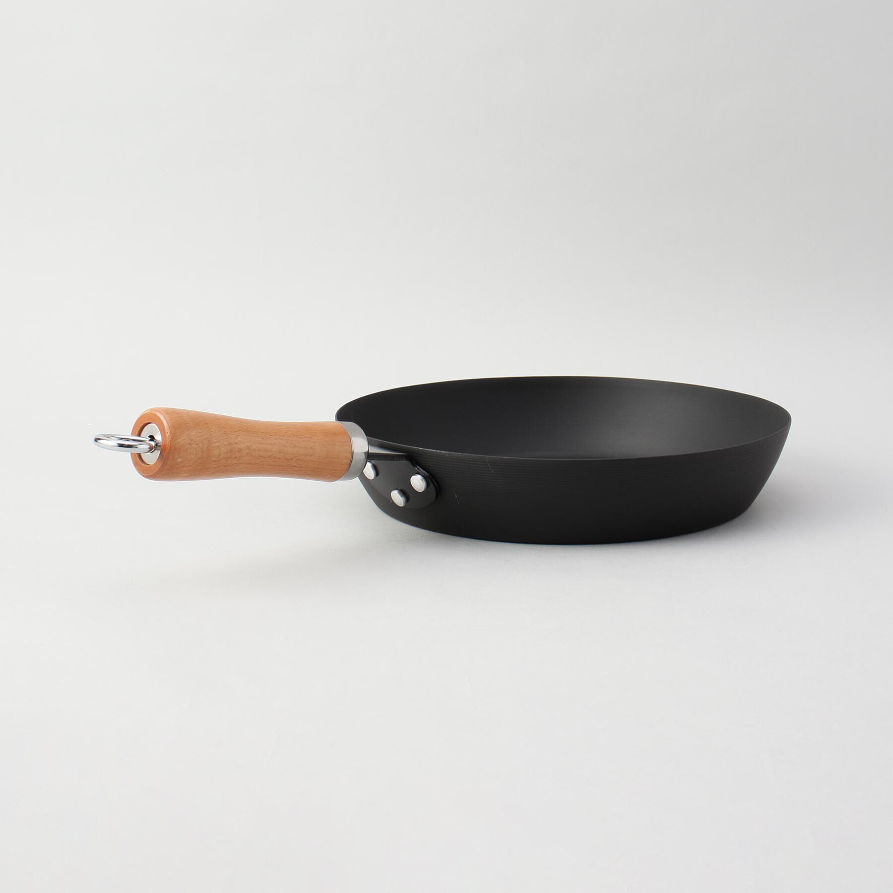 212 KITCHEN STORE「永良 IH対応窒化鉄フライパン26cm」|食器・キッチングッズ|