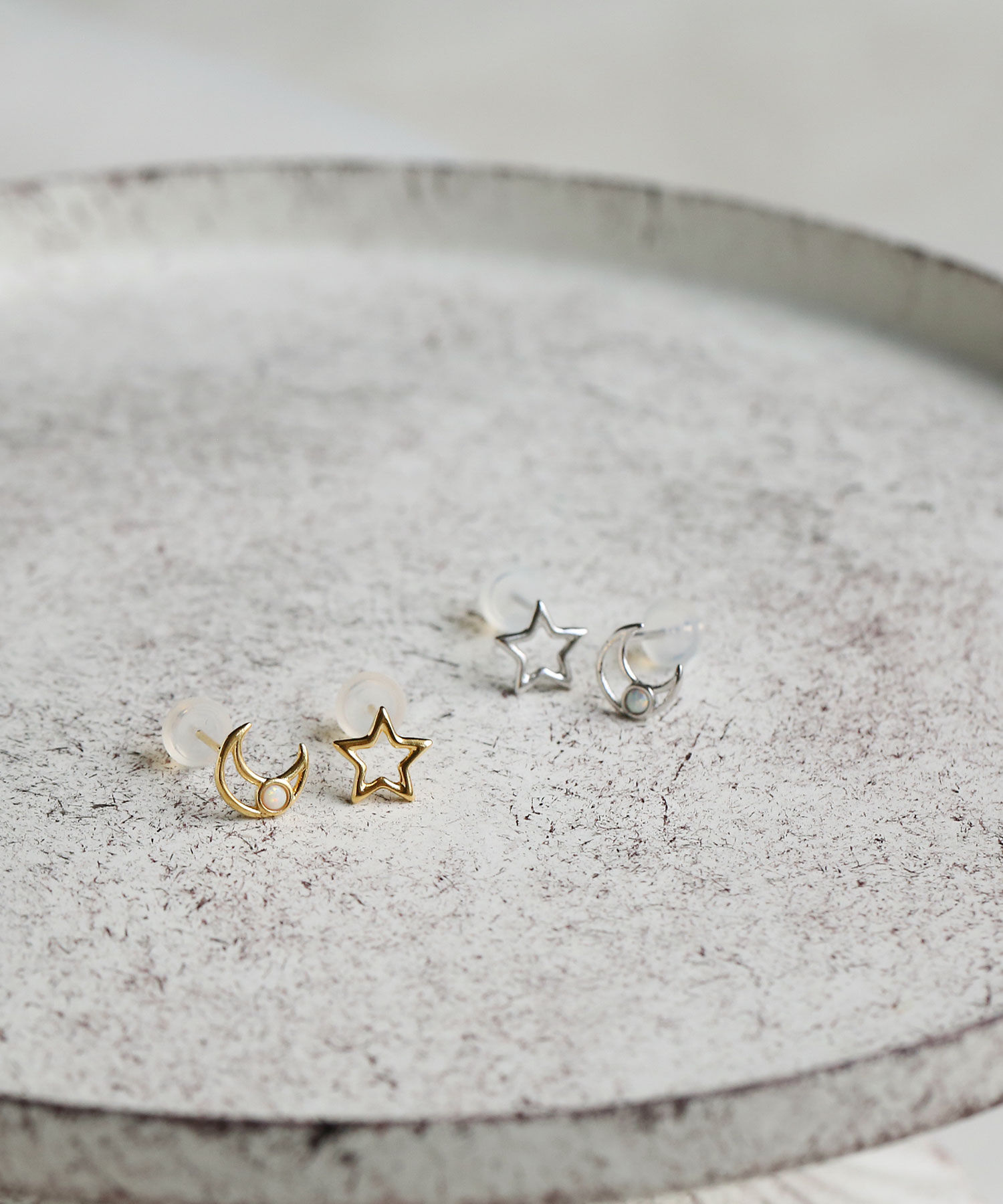 colleca la「[silver925]月と星のピアス〈金属アレルギー対応〉」|ピアス|