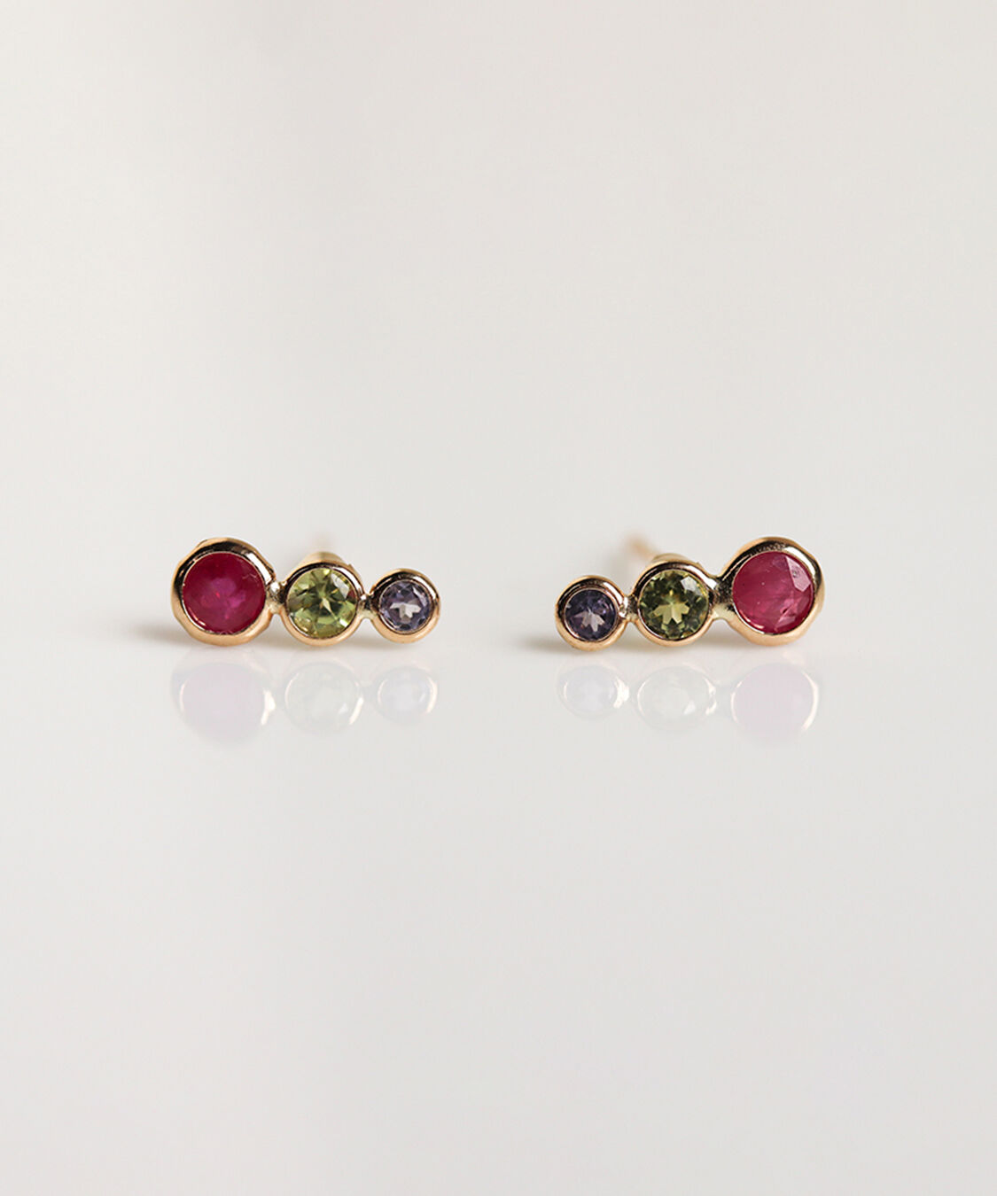  「マルチカラーストーン ピアス | K10YG 〈マルチ〉」|ピアス|