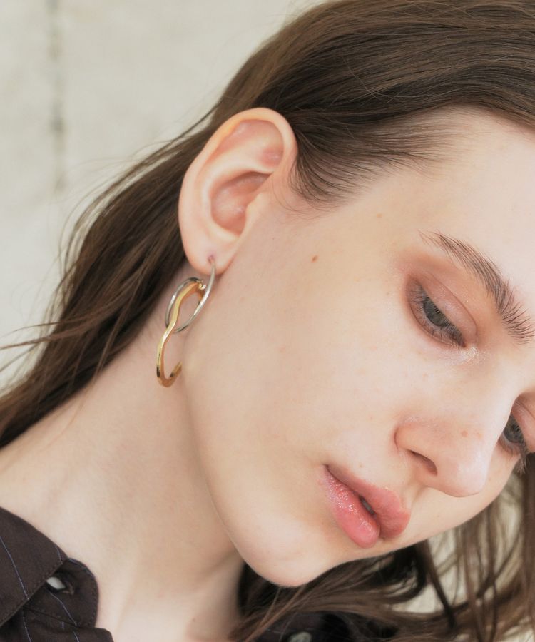 YECCA VECCA「オーバルフープピアス」|ピアス|