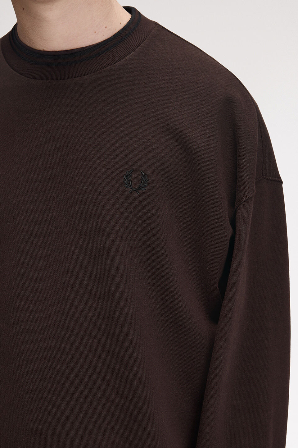 FRED PERRY 「FRED PERRY／Oversized Tipped Sweatshirt／オーバーサイズティップドスウェット」|スウェット・ジャージ|