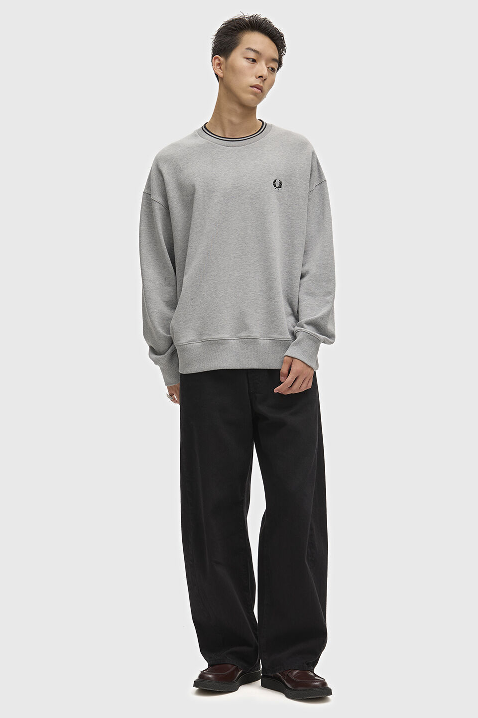 FRED PERRY 「FRED PERRY／Oversized Tipped Sweatshirt／オーバーサイズティップドスウェット」|スウェット・ジャージ|
