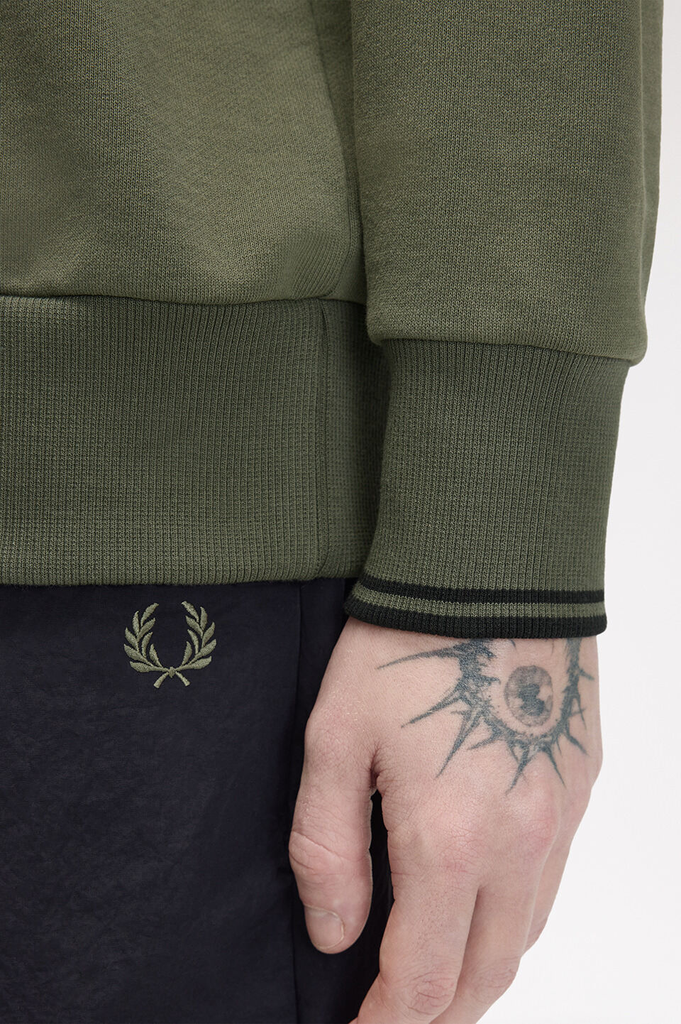 FRED PERRY 「FRED PERRY／Tipped Crew Neck Sweatshirt／ティップドクルーネックロゴスウェット」|スウェット・ジャージ|