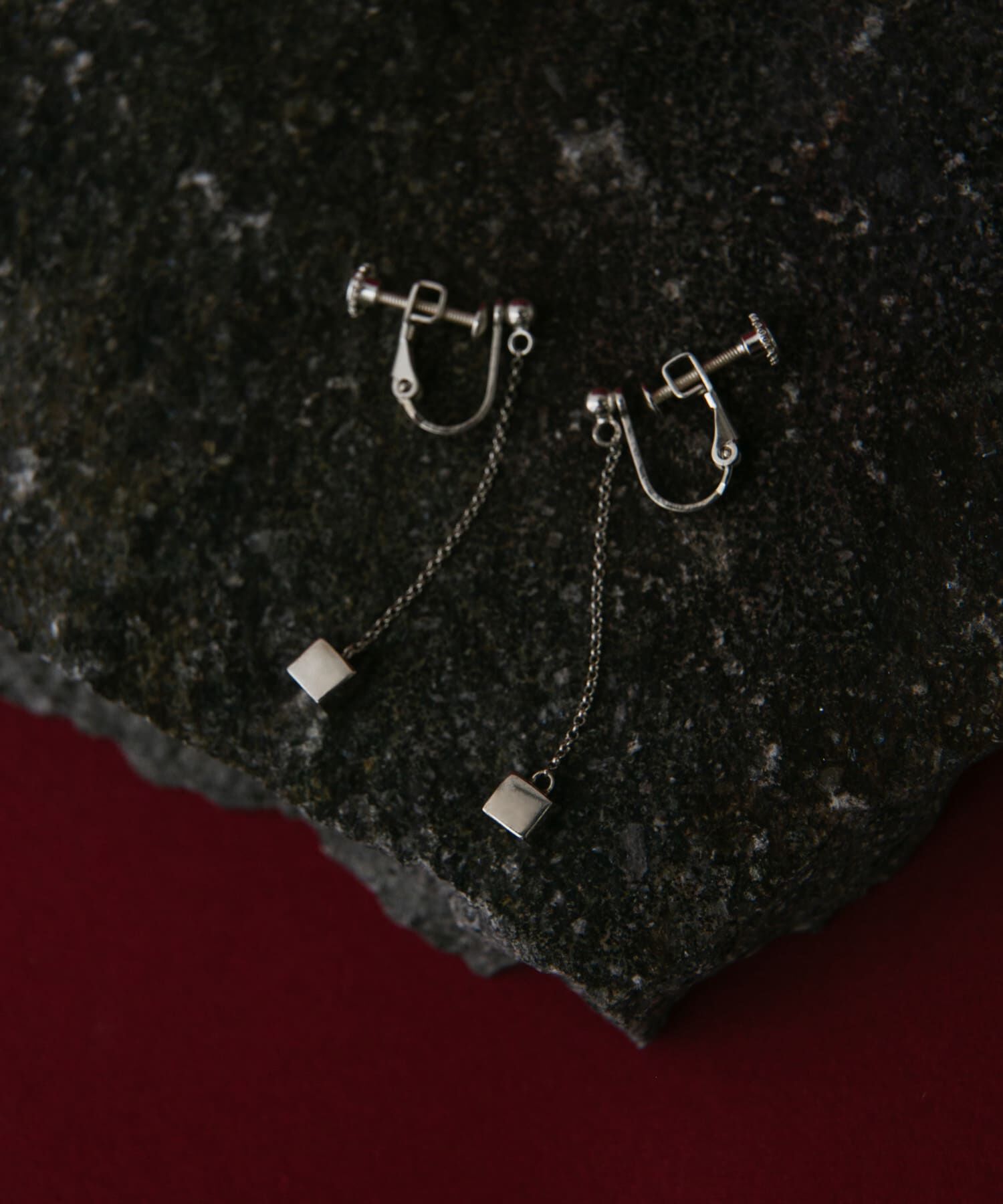 SMELLY「SMELLY so　cube chain earring」|イヤリング|