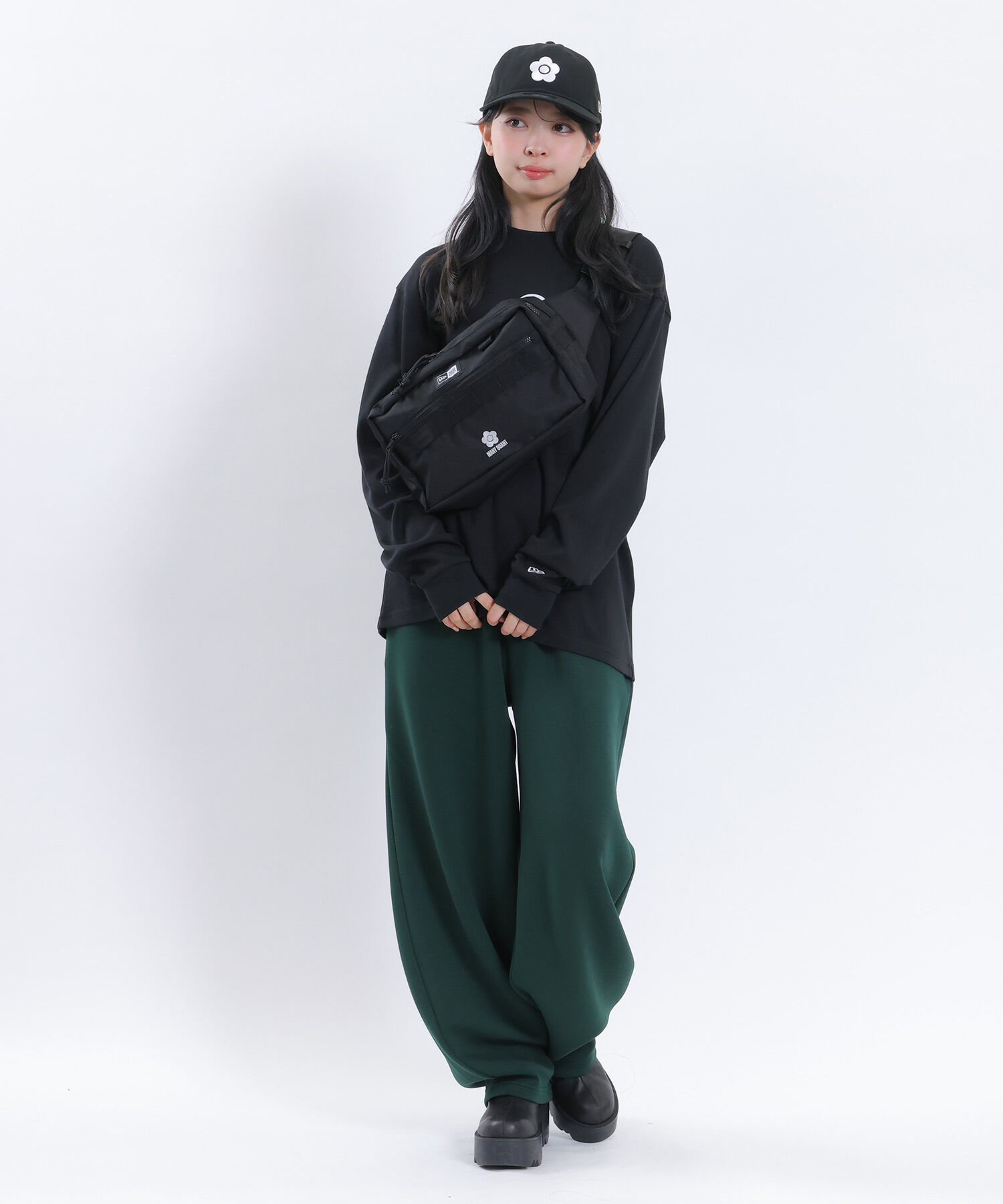 MARY QUANT「NEW ERA&times;MARY QUANT スクエア ボディバッグ」|ショルダー・メッセンジャー|