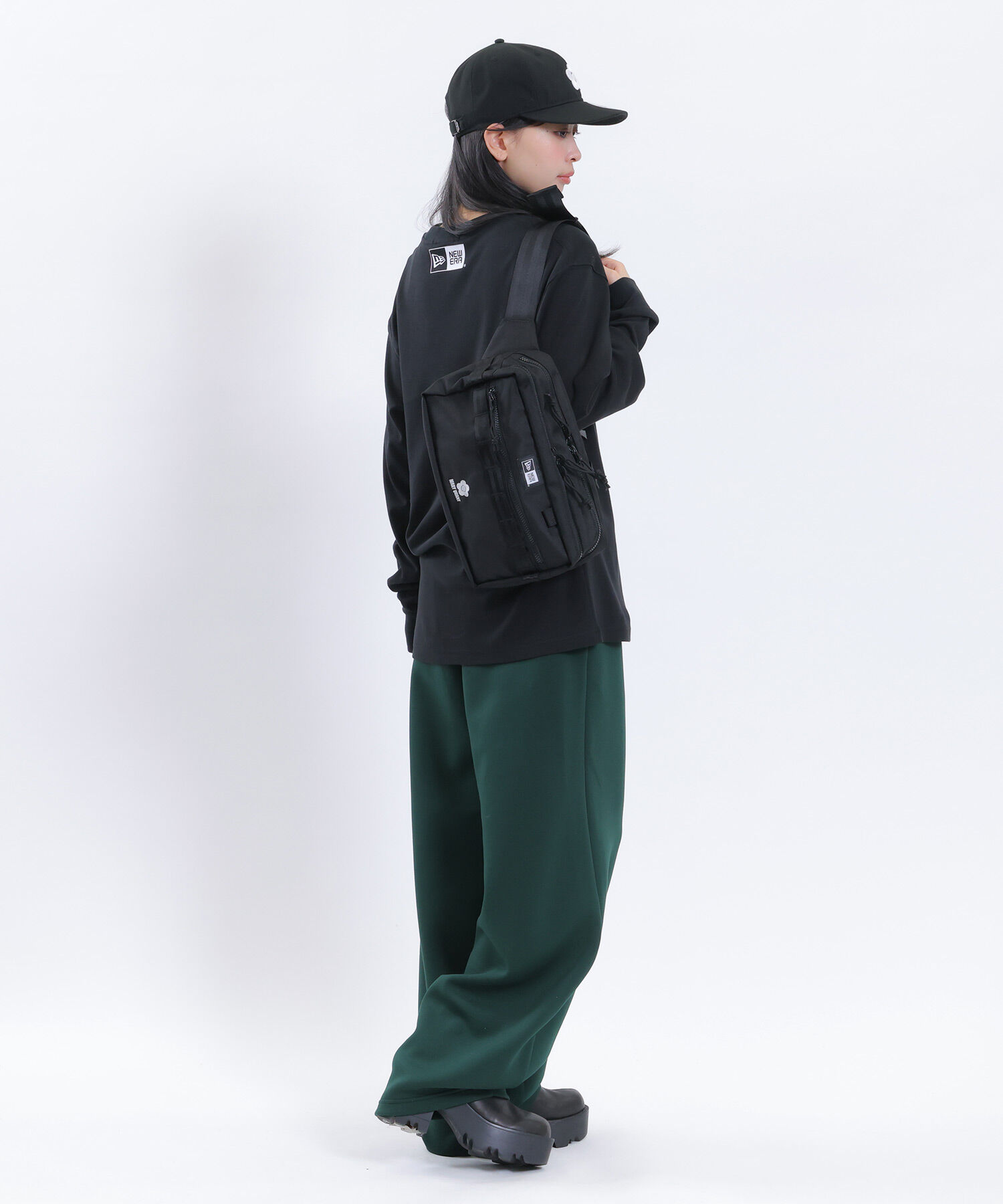 MARY QUANT「NEW ERA&times;MARY QUANT スクエア ボディバッグ」|ショルダー・メッセンジャー|