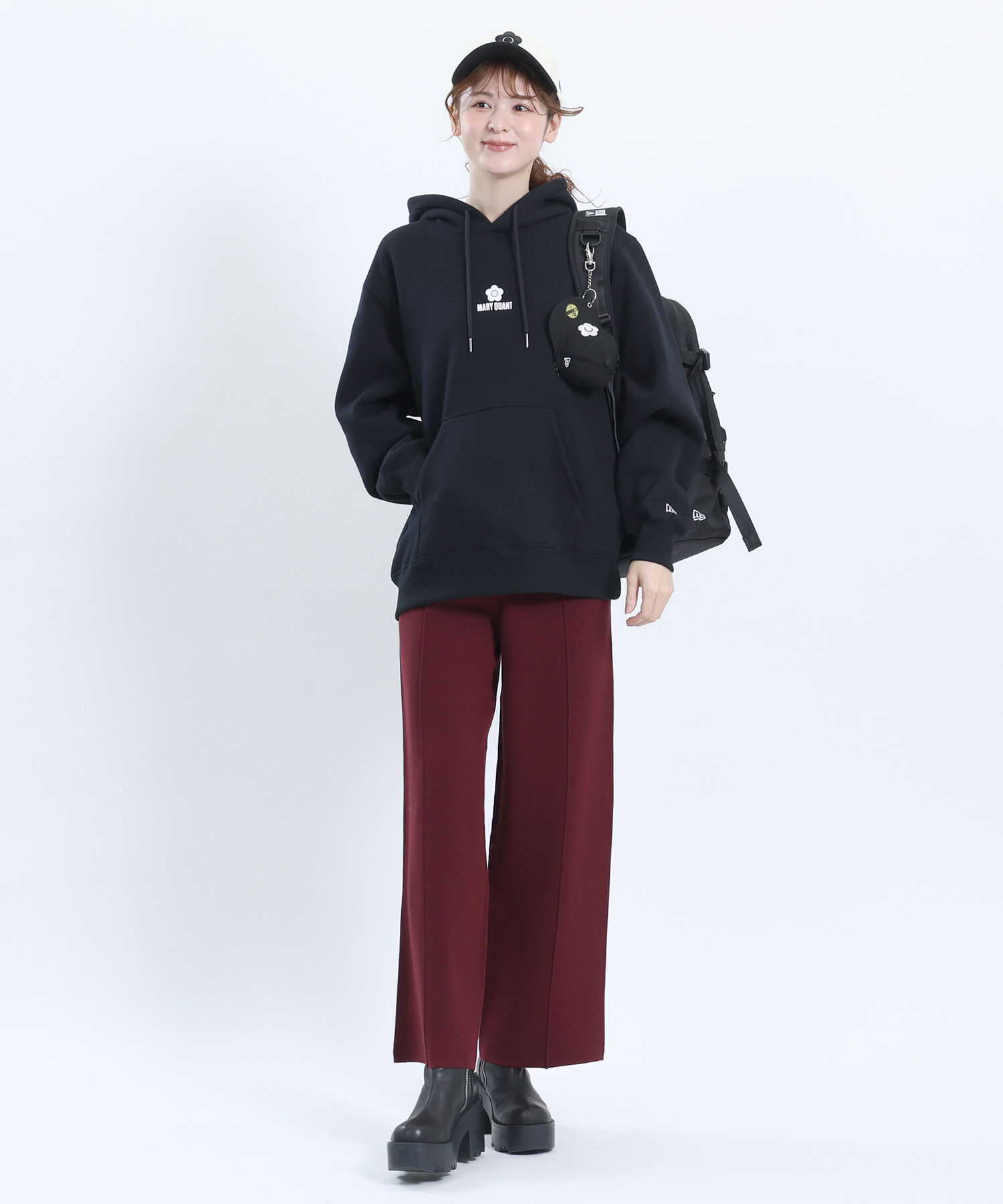 MARY QUANT「NEW ERA&times;MARY QUANT BIGデイジー ダイカットポーチ」|ポーチ|