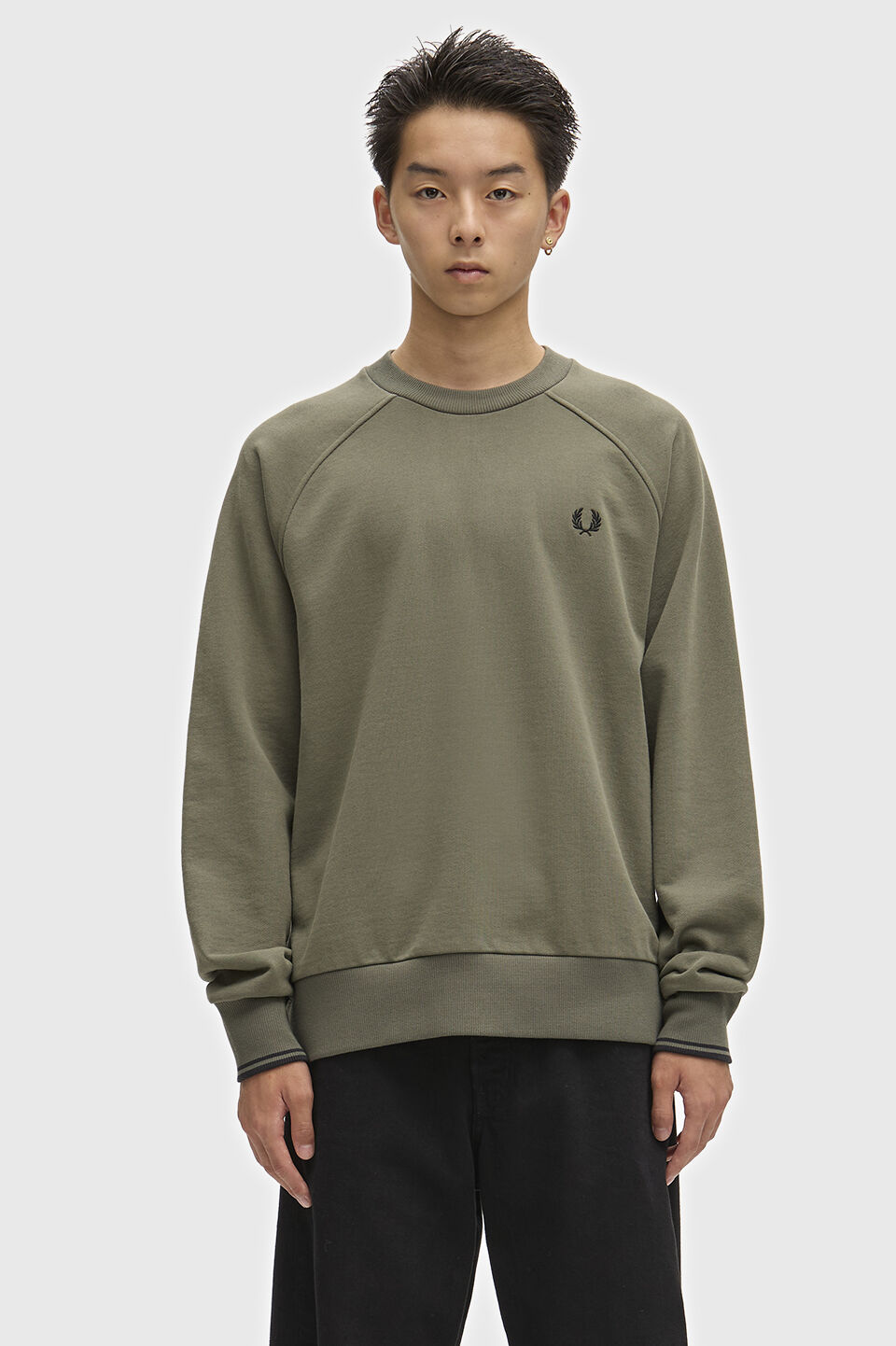 FRED PERRY 「FRED PERRY／Tipped Crew Neck Sweatshirt／ティップドクルーネックロゴスウェット」|スウェット・ジャージ|