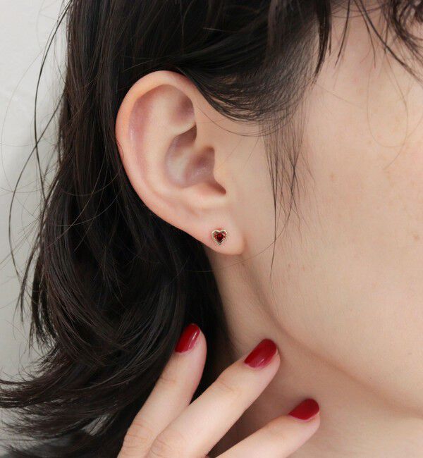 fredy emue「プチハートビジューピアス」|ピアス|レッド