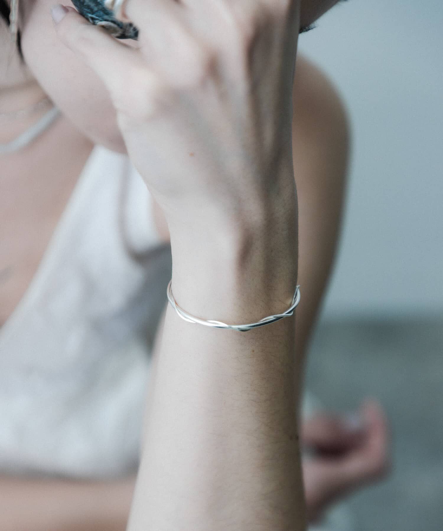 SMELLY「SMELLY so&rsquo;　twist chain bangle」|ブレスレット・バングル|