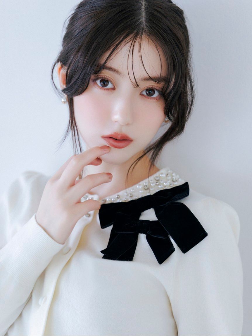 SNIDEL「【WEB限定】ベロアリボン付きパールビジューニットカーディガン」|カーディガン|IVR