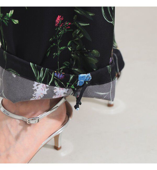 BEAMS SELECTION for WOMEN「TICCA / フラワー プリント パンツ」|チノ|