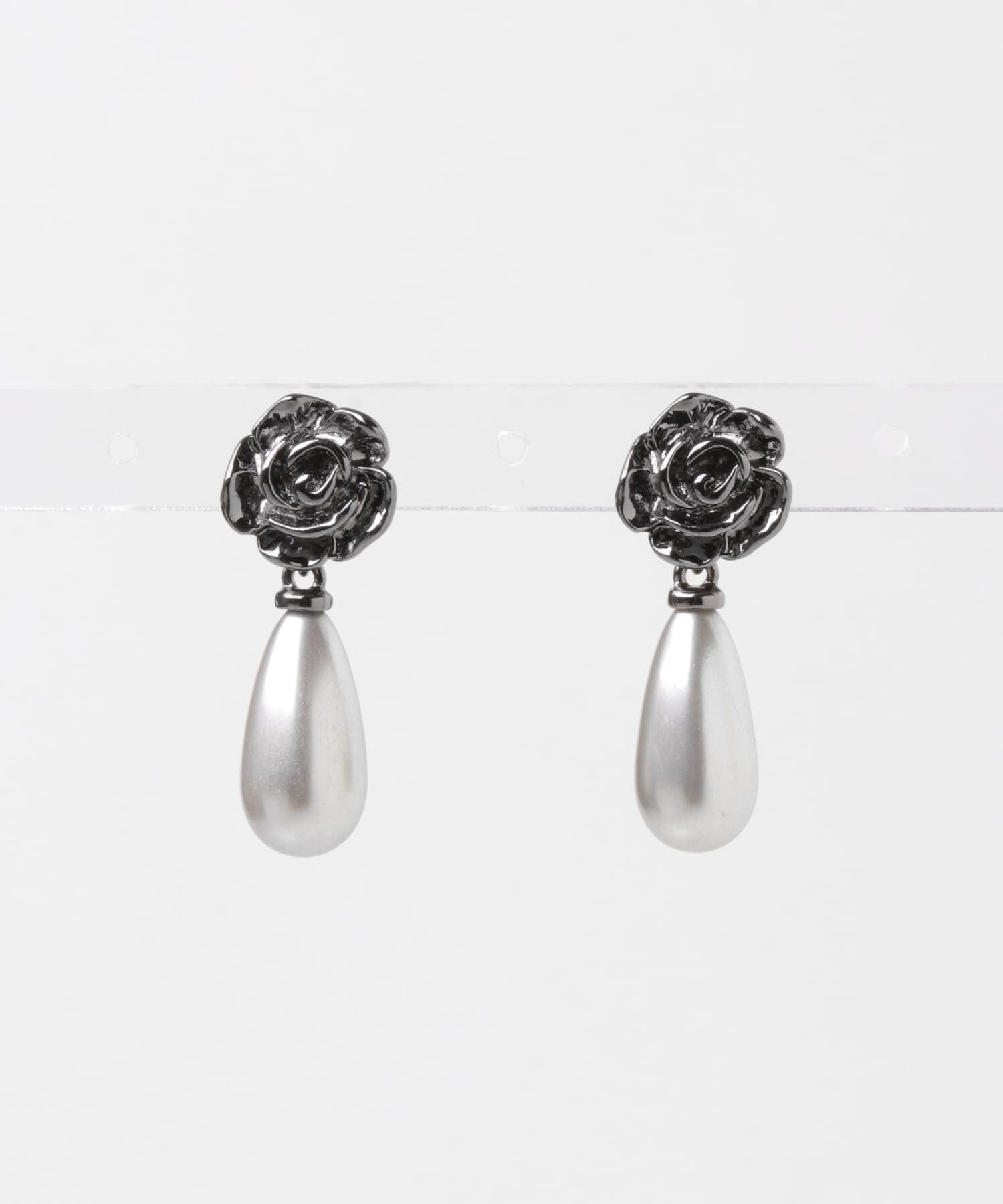 SMELLY「フラワードロップパールピアス」|ピアス|
