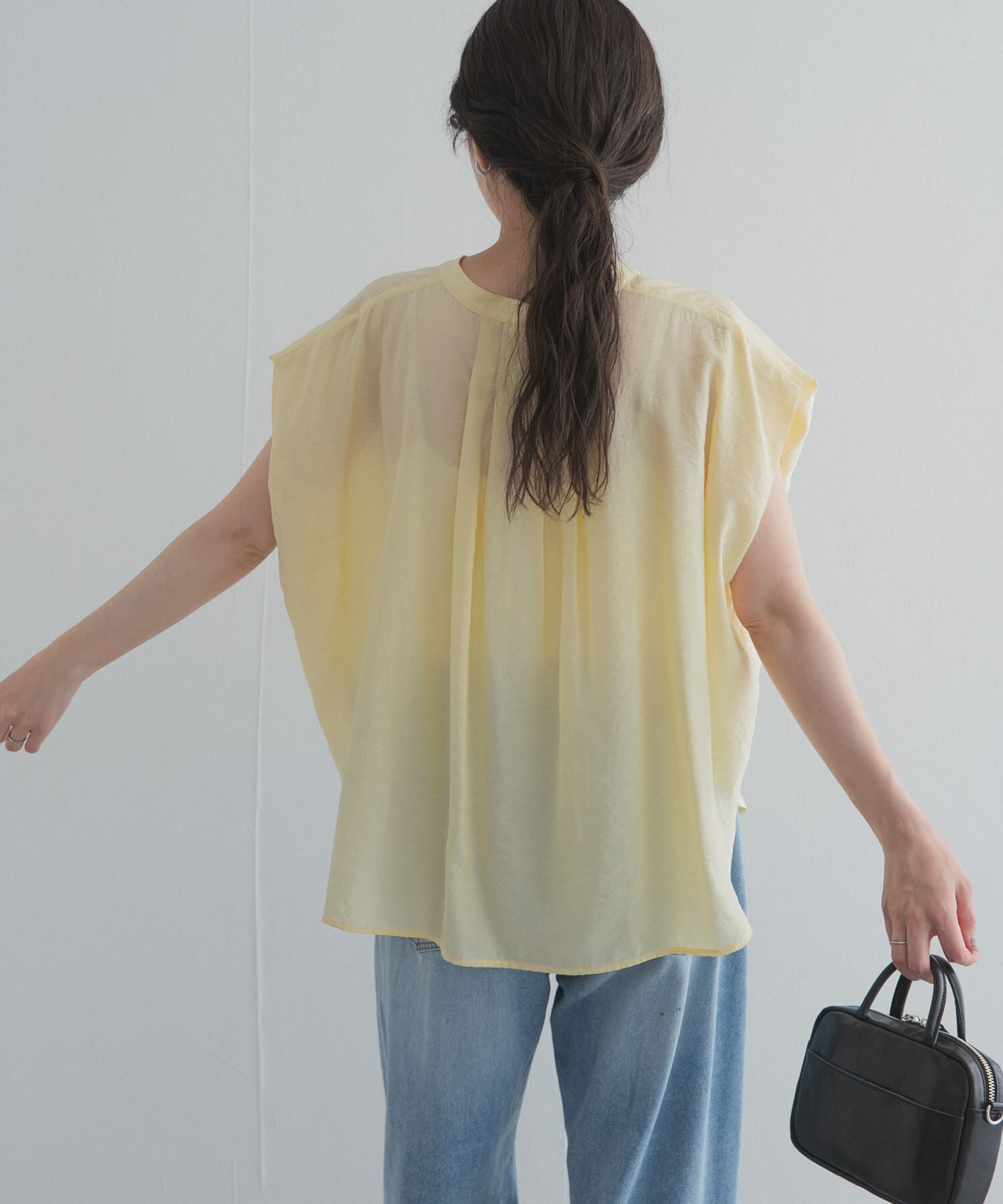 URBAN RESEARCH DOORS「『一部WEB限定カラー』ショルダータックバンドカラーシャツ」|シャツ・ブラウス|
