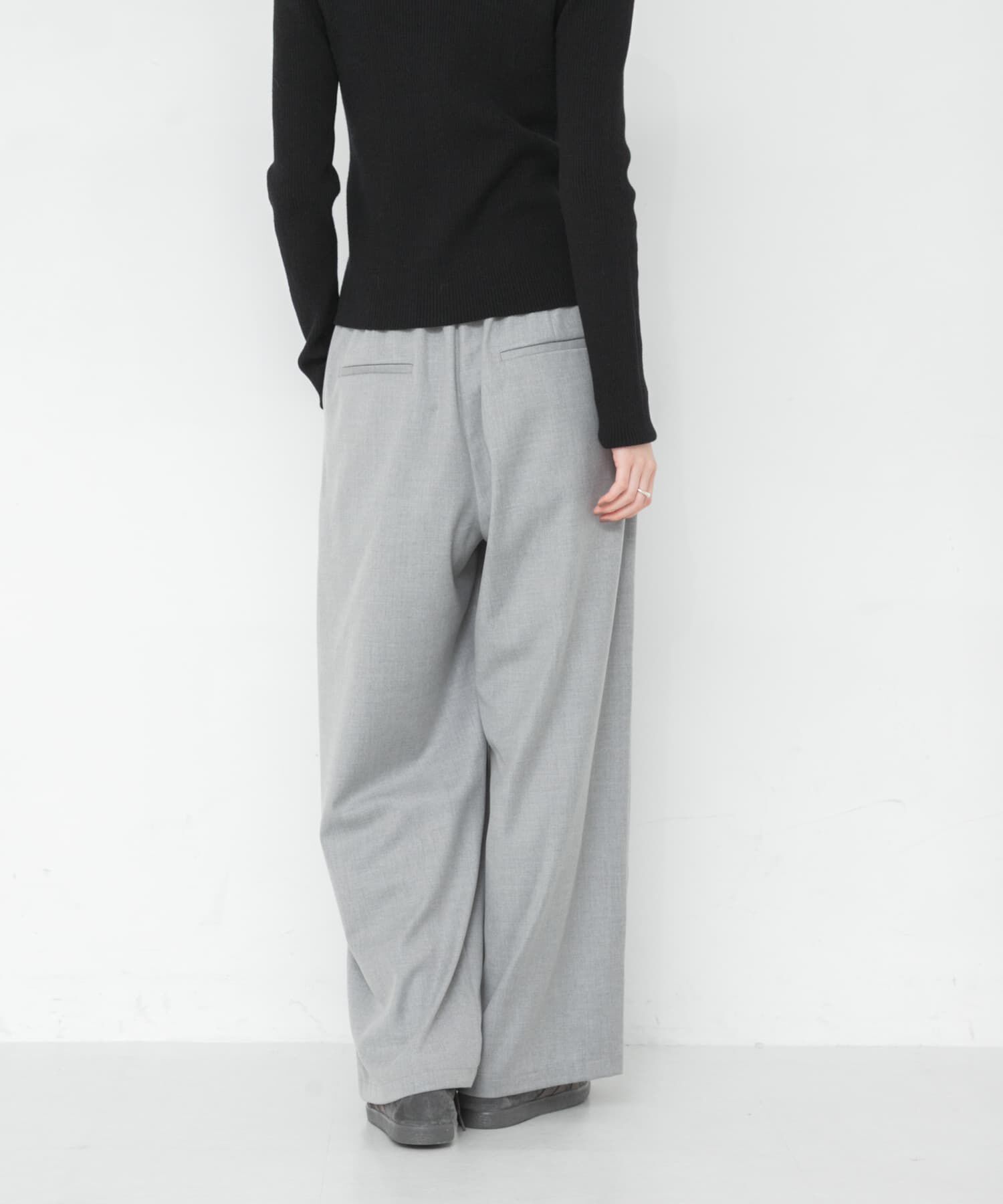 URBAN RESEARCH「『UR TECH SMOOTHLUXE』ウール混タックギャザーストレートパンツ」|その他|