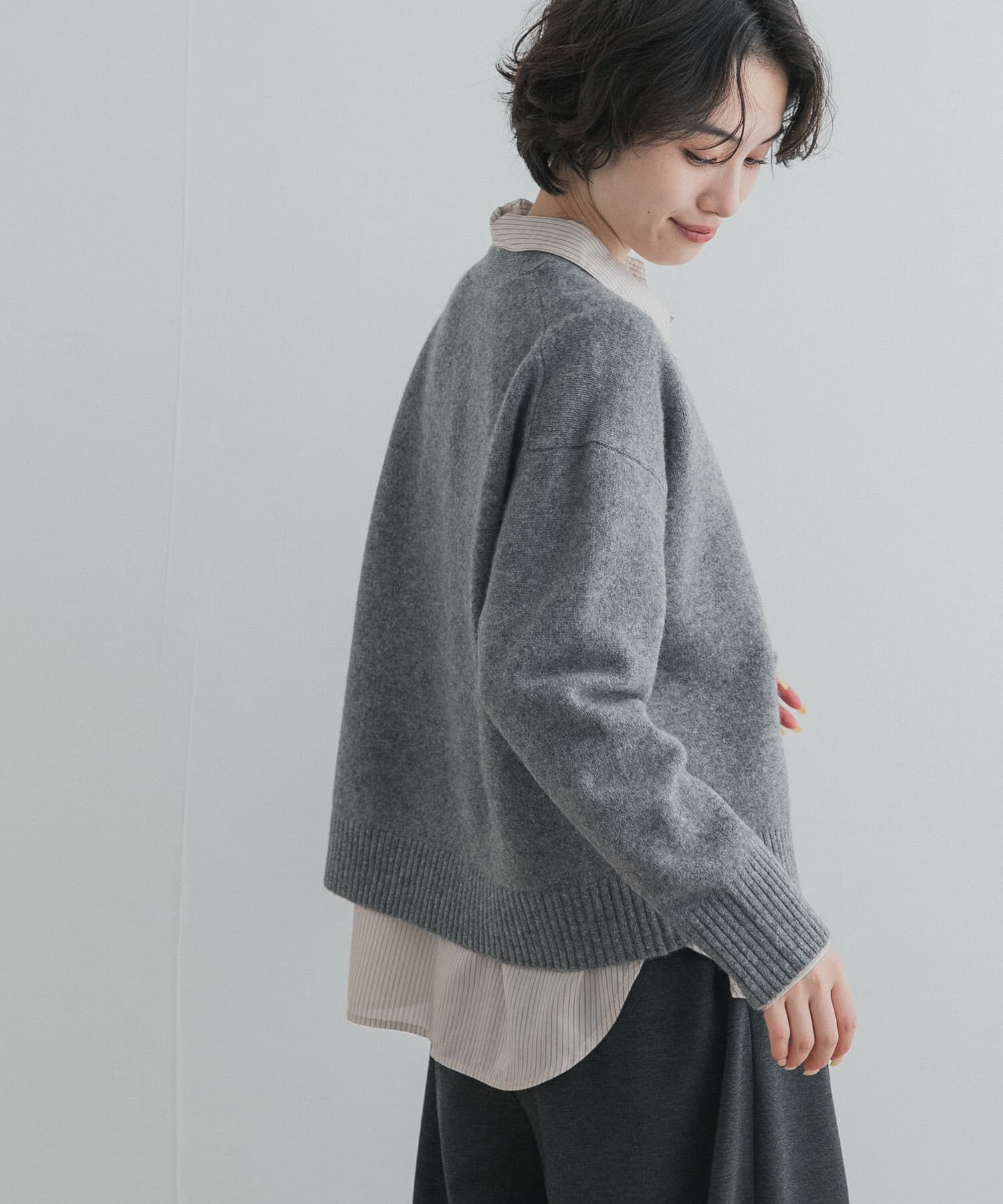 URBAN RESEARCH DOORS「AQUAウールカシミヤVネックカーディガン」|ニット・セーター|