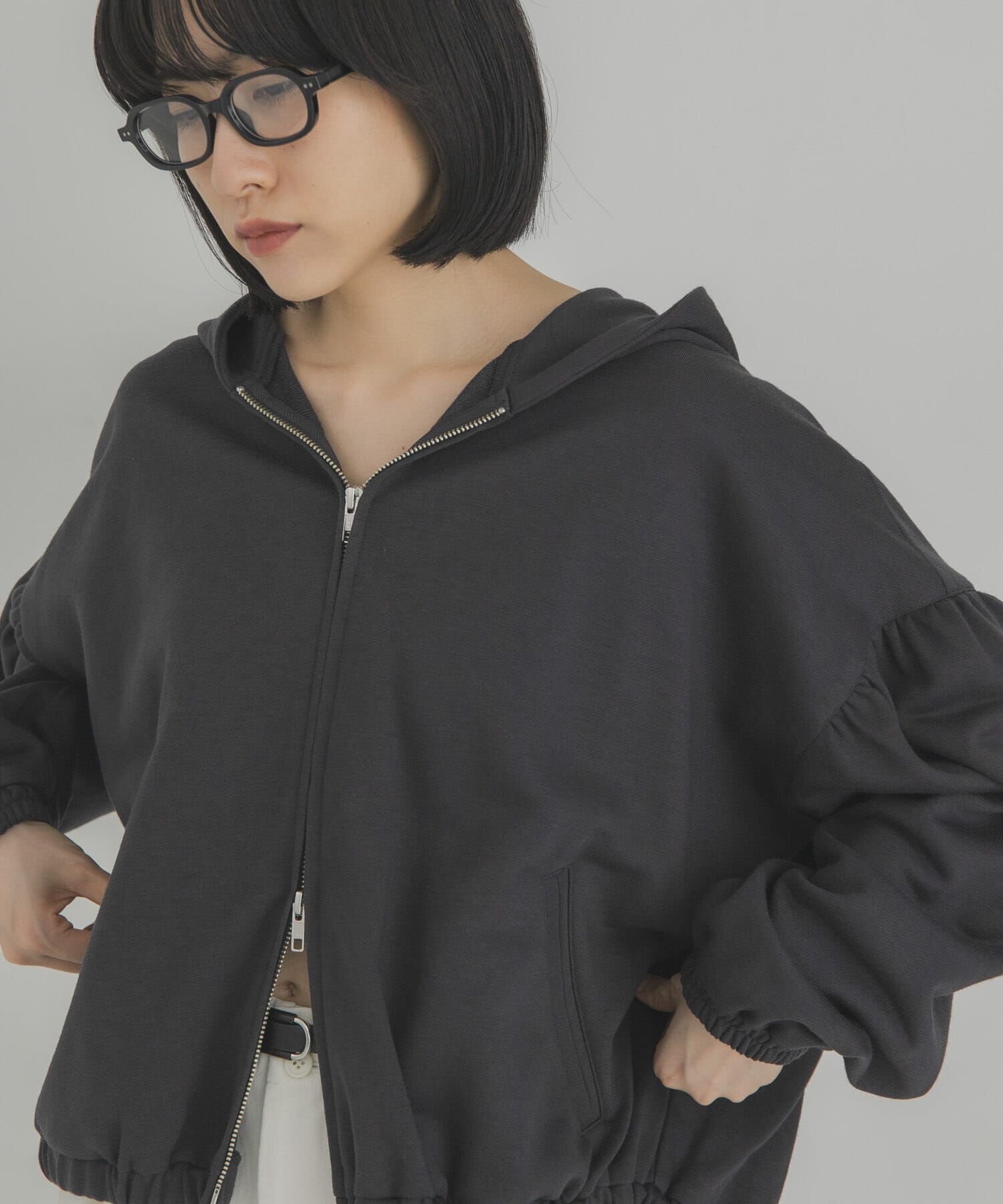  「フロントZIPギャザーフーディー」|パーカー|