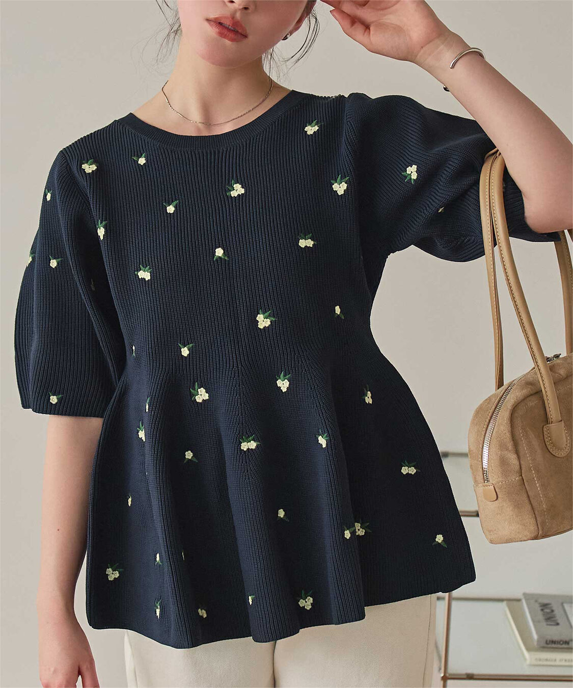 titivate「フラワー刺繍ペプラムニットトップス」|ニット・セーター|