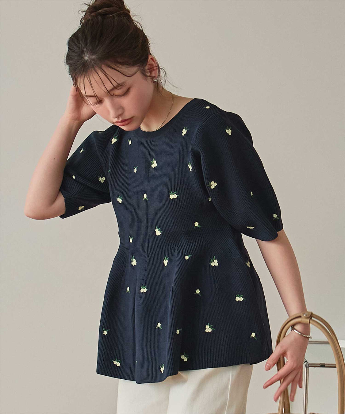 titivate「フラワー刺繍ペプラムニットトップス」|ニット・セーター|