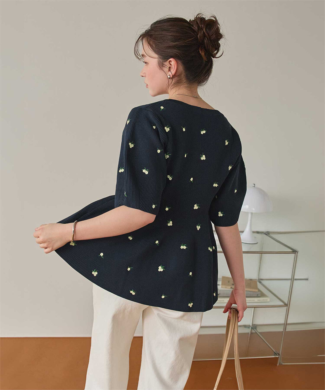 titivate「フラワー刺繍ペプラムニットトップス」|ニット・セーター|
