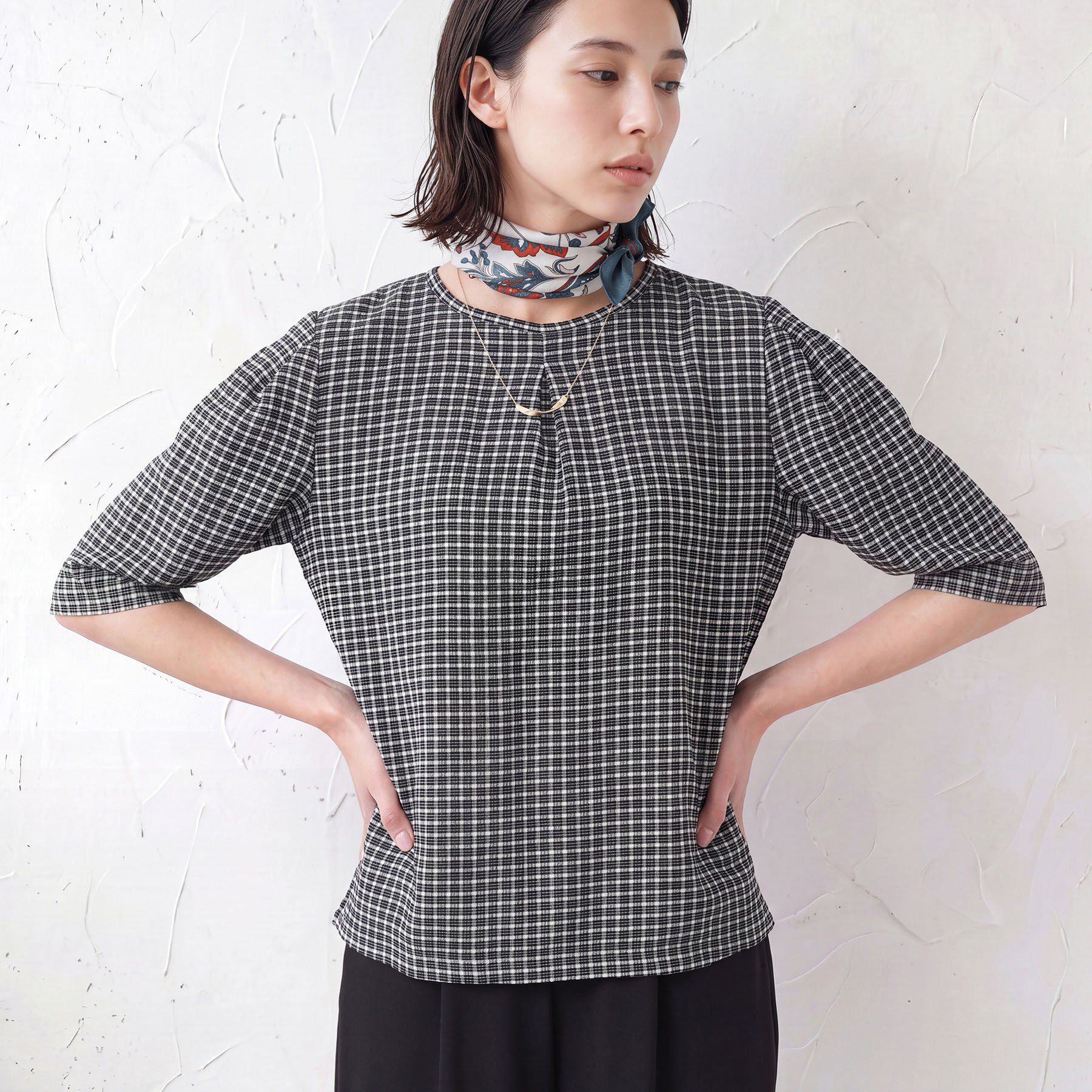 INDIVI「【UVケア／吸汗速乾】チェック柄タックボリュームスリーブトップス」|Tシャツ・カットソー|ブラック(219)