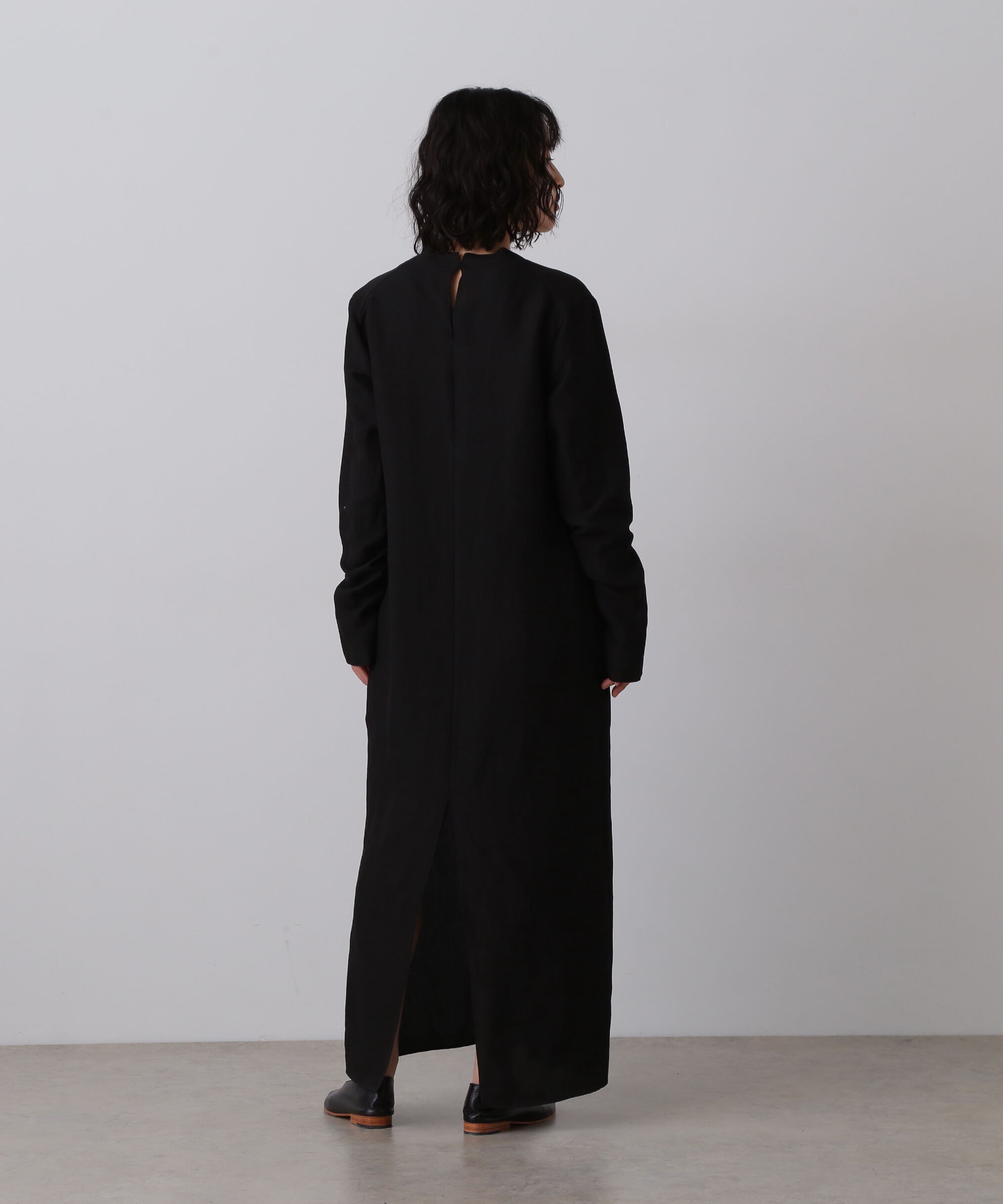 YLEVE 「YLEVE / TENCEL LINEN V NECK ONE PIECE」|ワンピース|