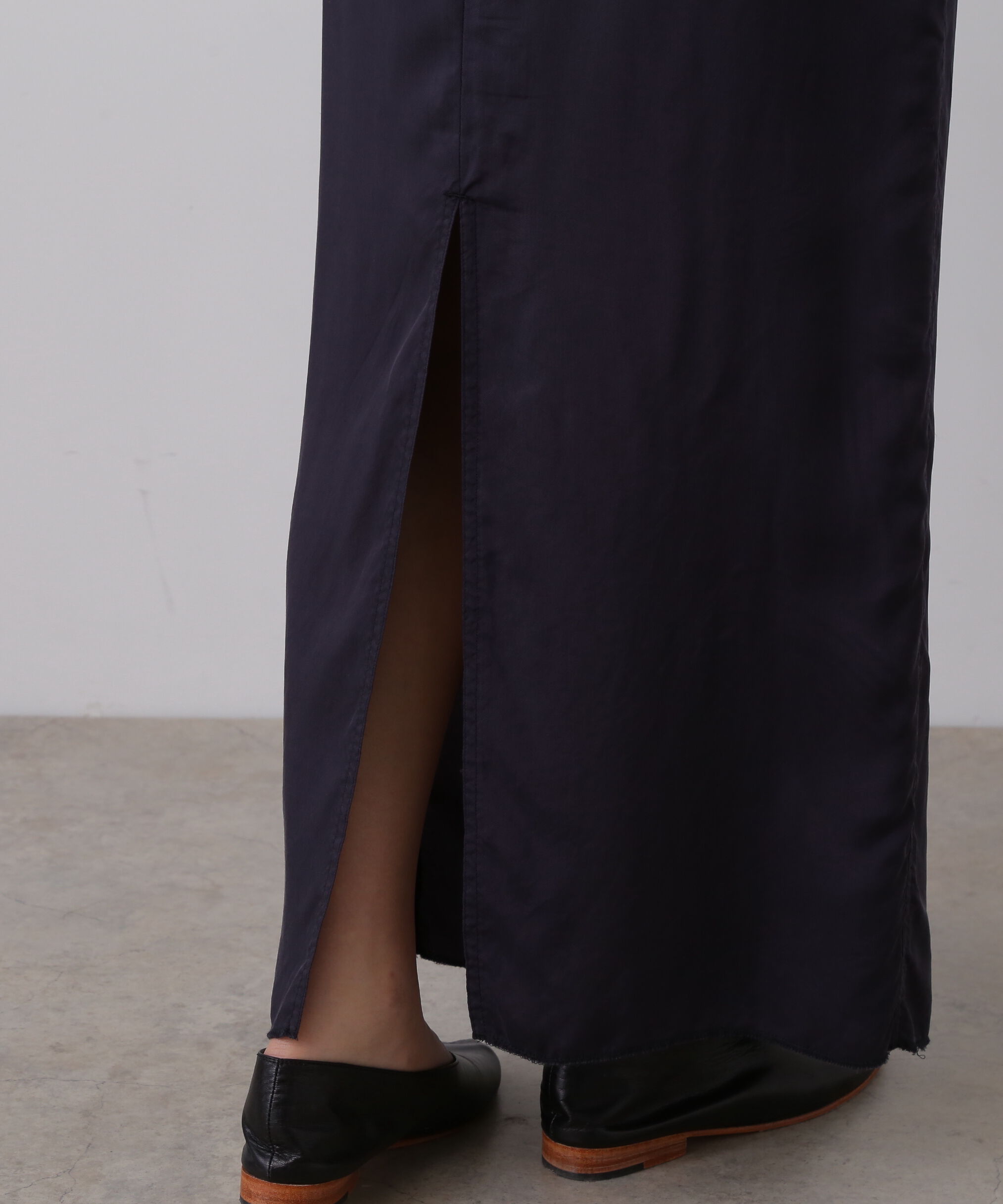 YLEVE 「YLEVE / CUPRA TWILL GARMANT DYE SKIRT」|スカート|