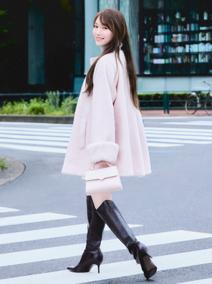 SNIDEL「【WEB限定】ファー付きリボンブローチコート」|ノーカラージャケット|