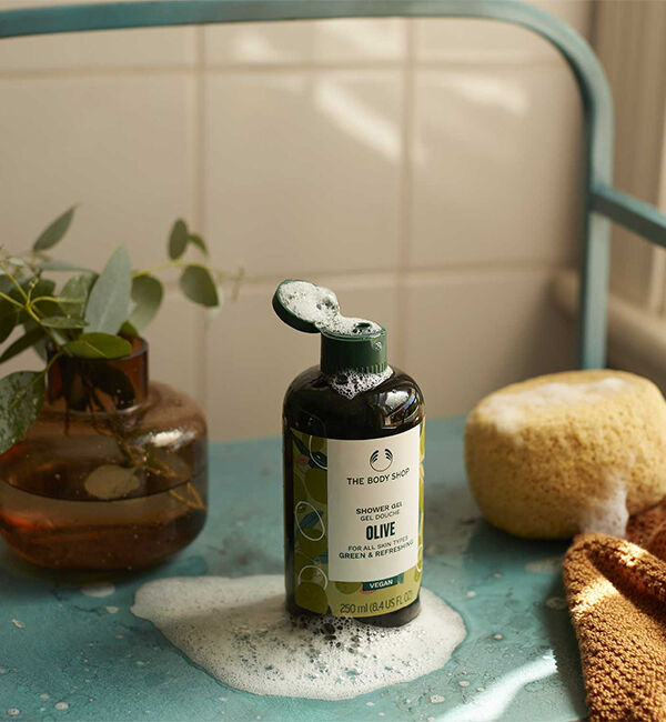 THE BODY SHOP「シャワージェル OLV 250mL（香り：オリーブ）」|ボディクレンジング|
