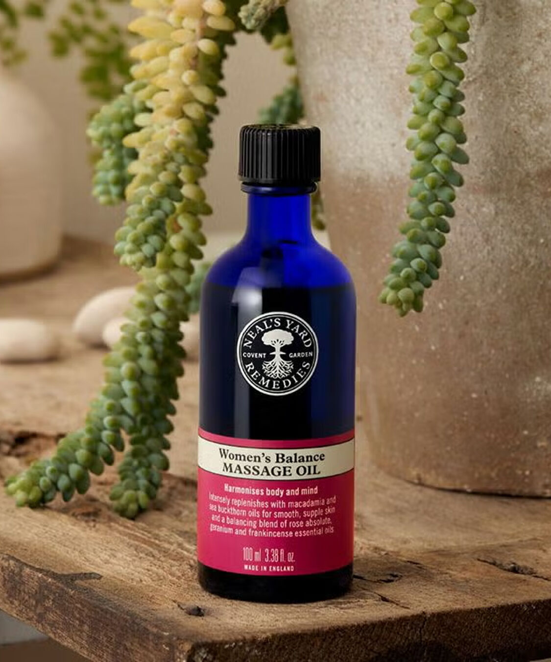 NEAL&rsquo;S YARD REMEDIES「ウーマンズバランス マッサージオイル 100ml」|ボディ保湿|